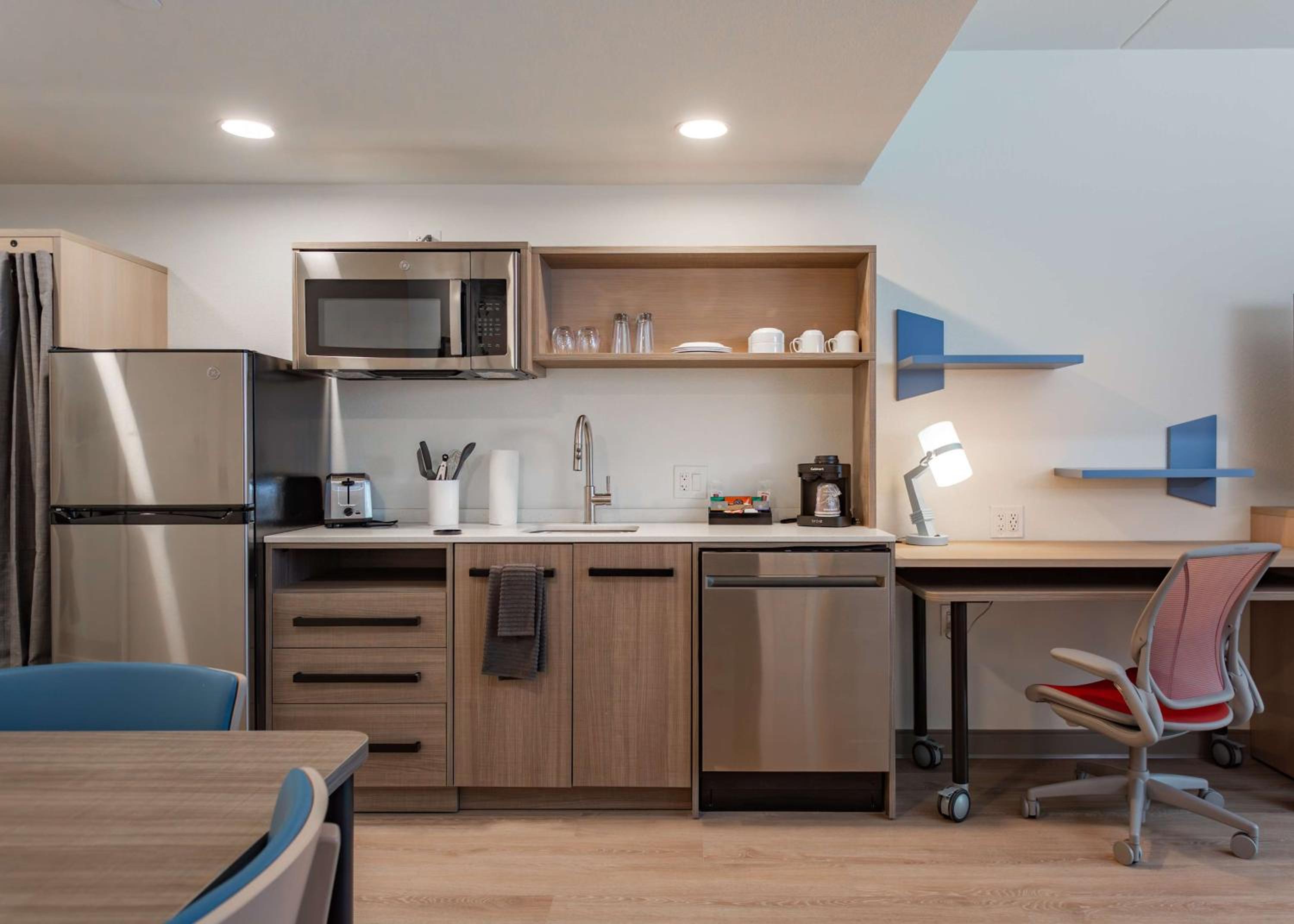 King Studio Suite - Photo 10