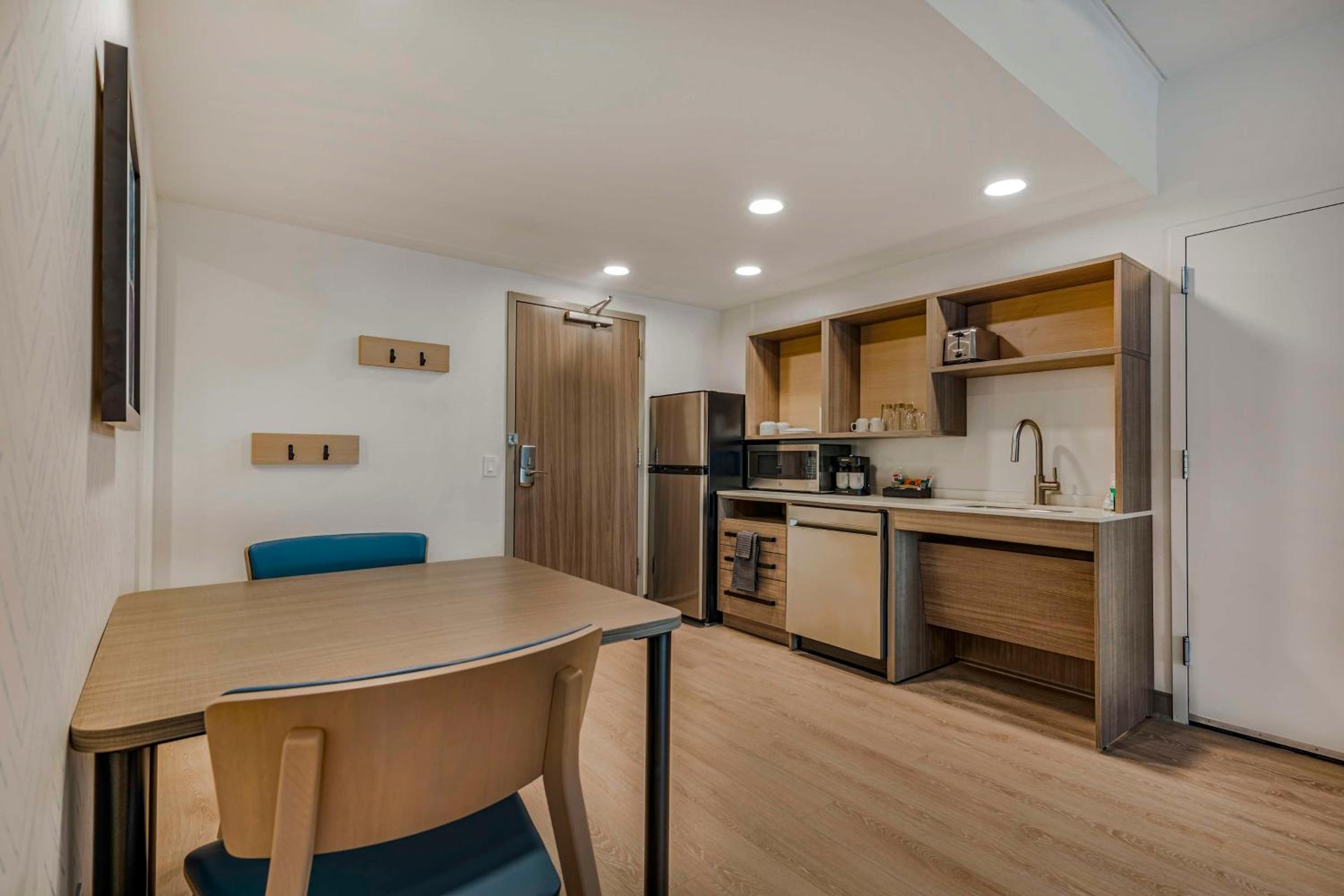 King Studio Suite - Photo 7