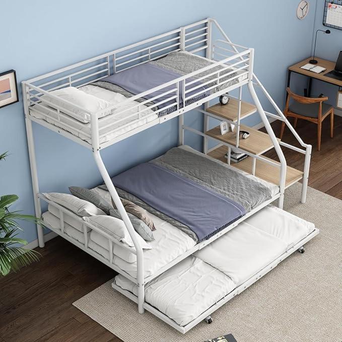 Economy Quadruple Room photo 3