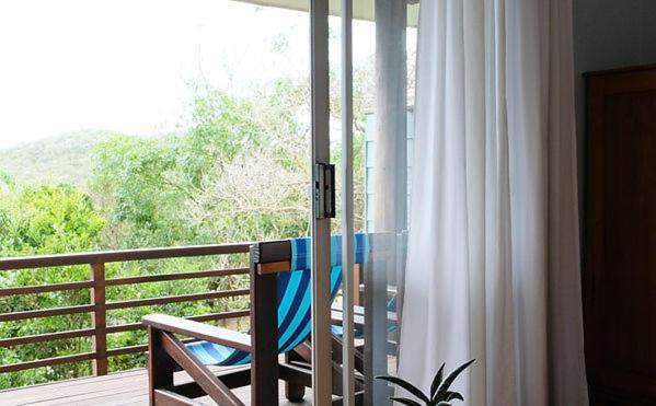 Deluxe Suite with Sea View - Photo 3