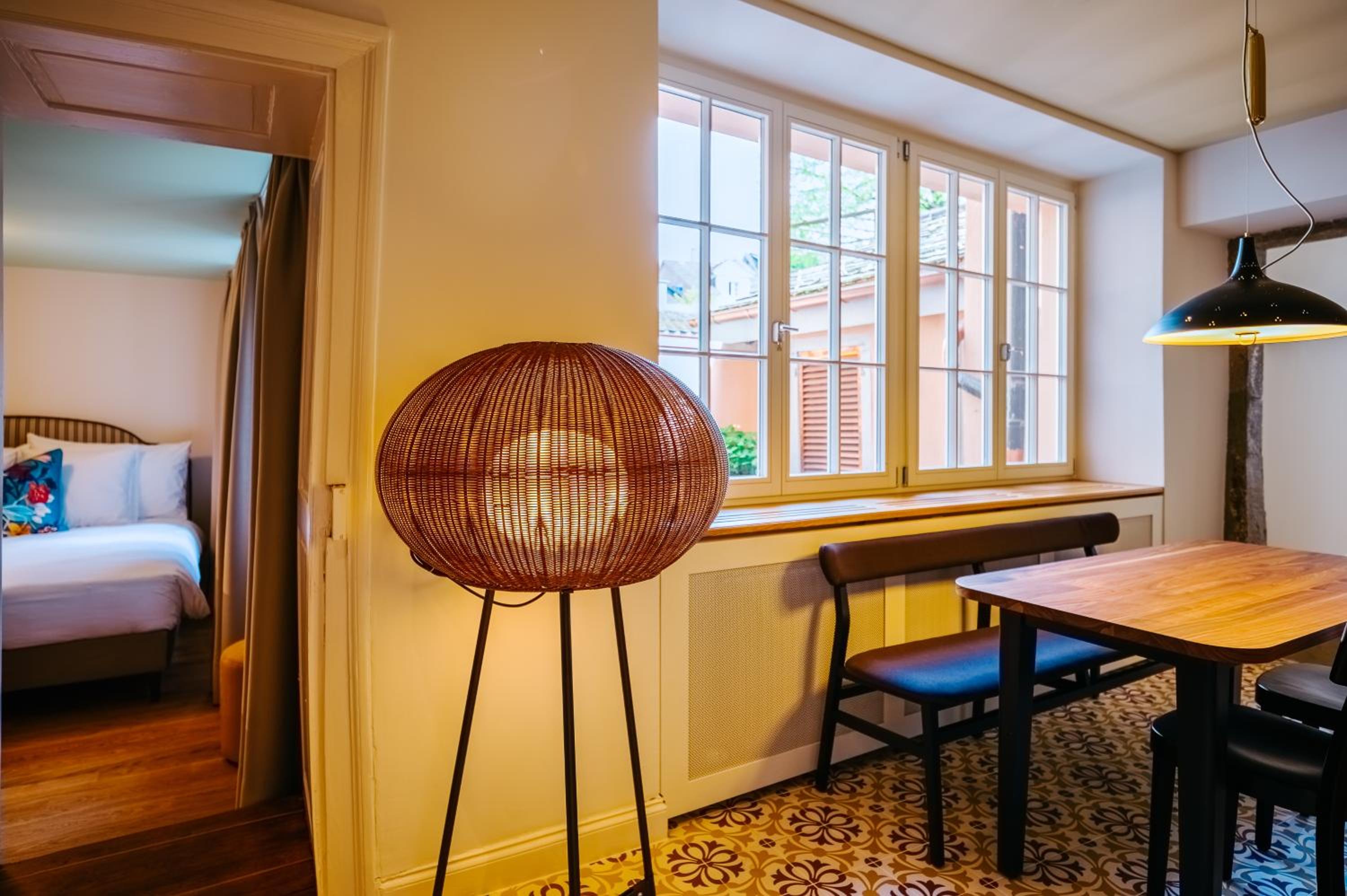 Historic 3 Bedroom Apartment with private Patio