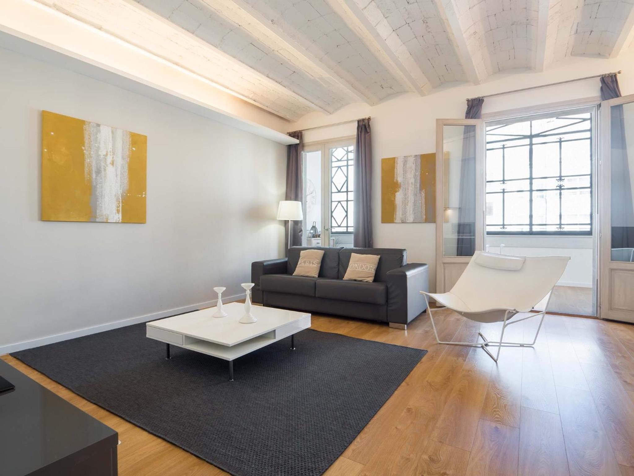Apartamento de tres habitaciones - Rambla de Cataluña