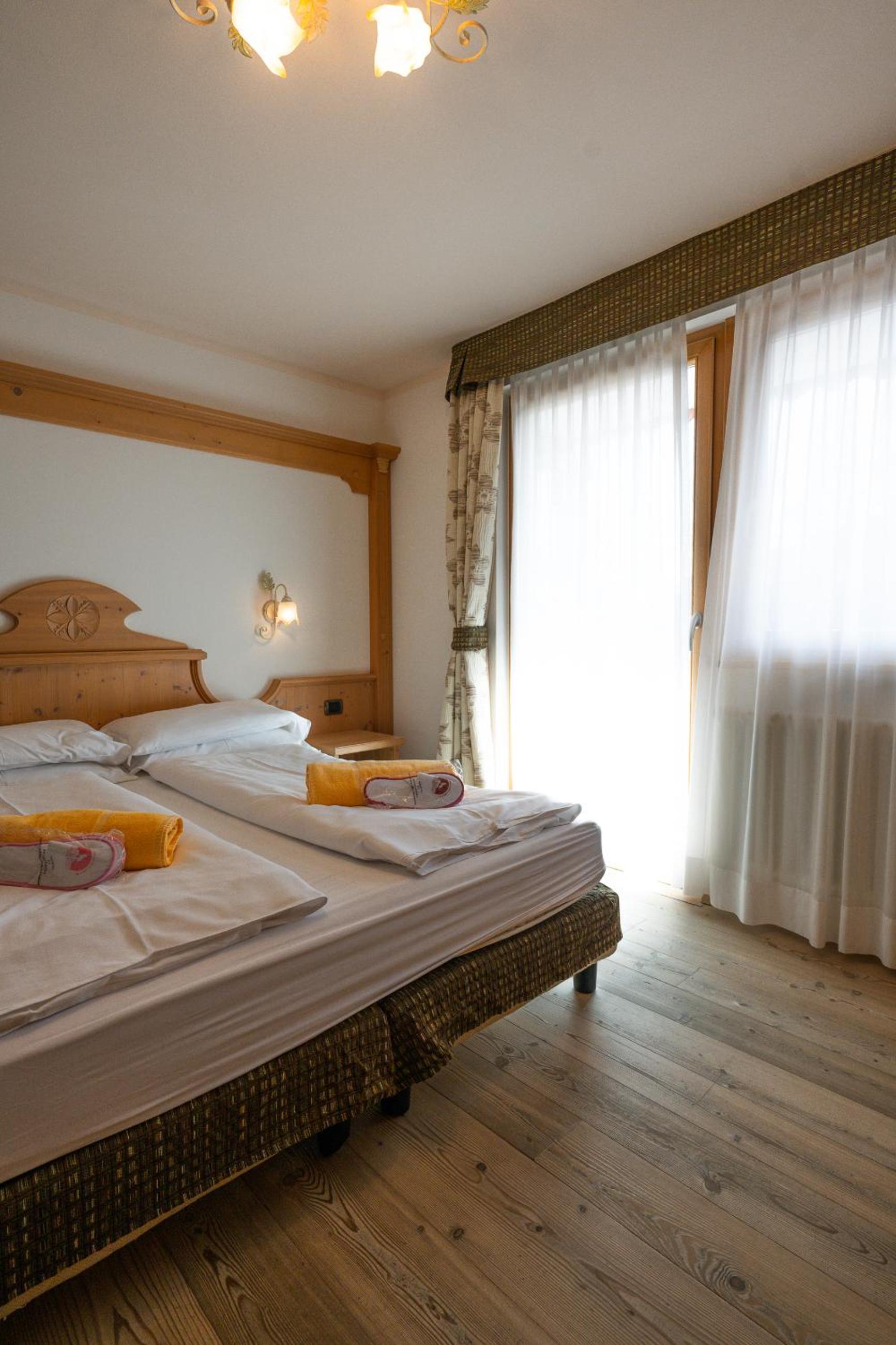 Twin Room with Balcony - Photo 1