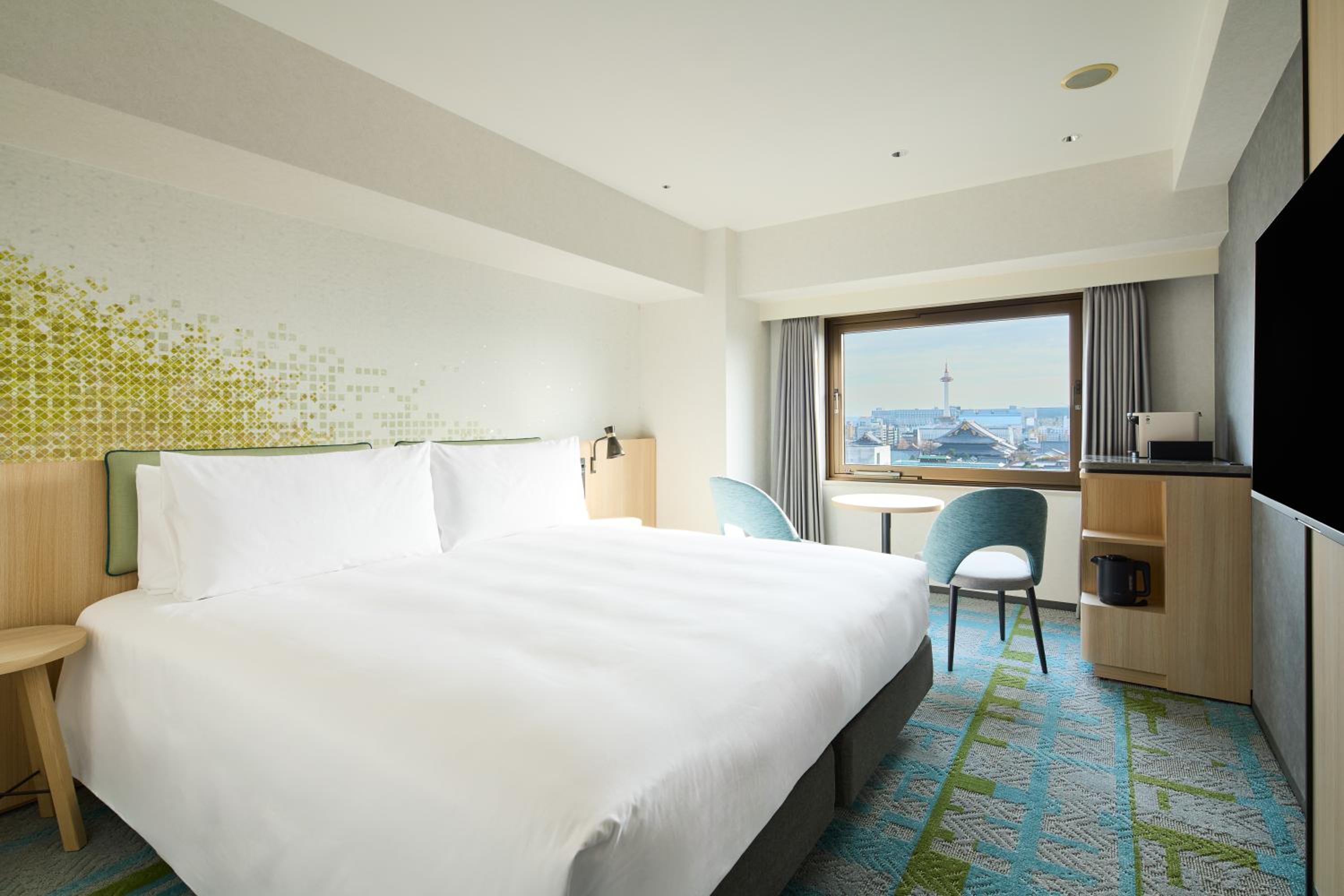 Standard King Room with City View - High Floor - Photo 5