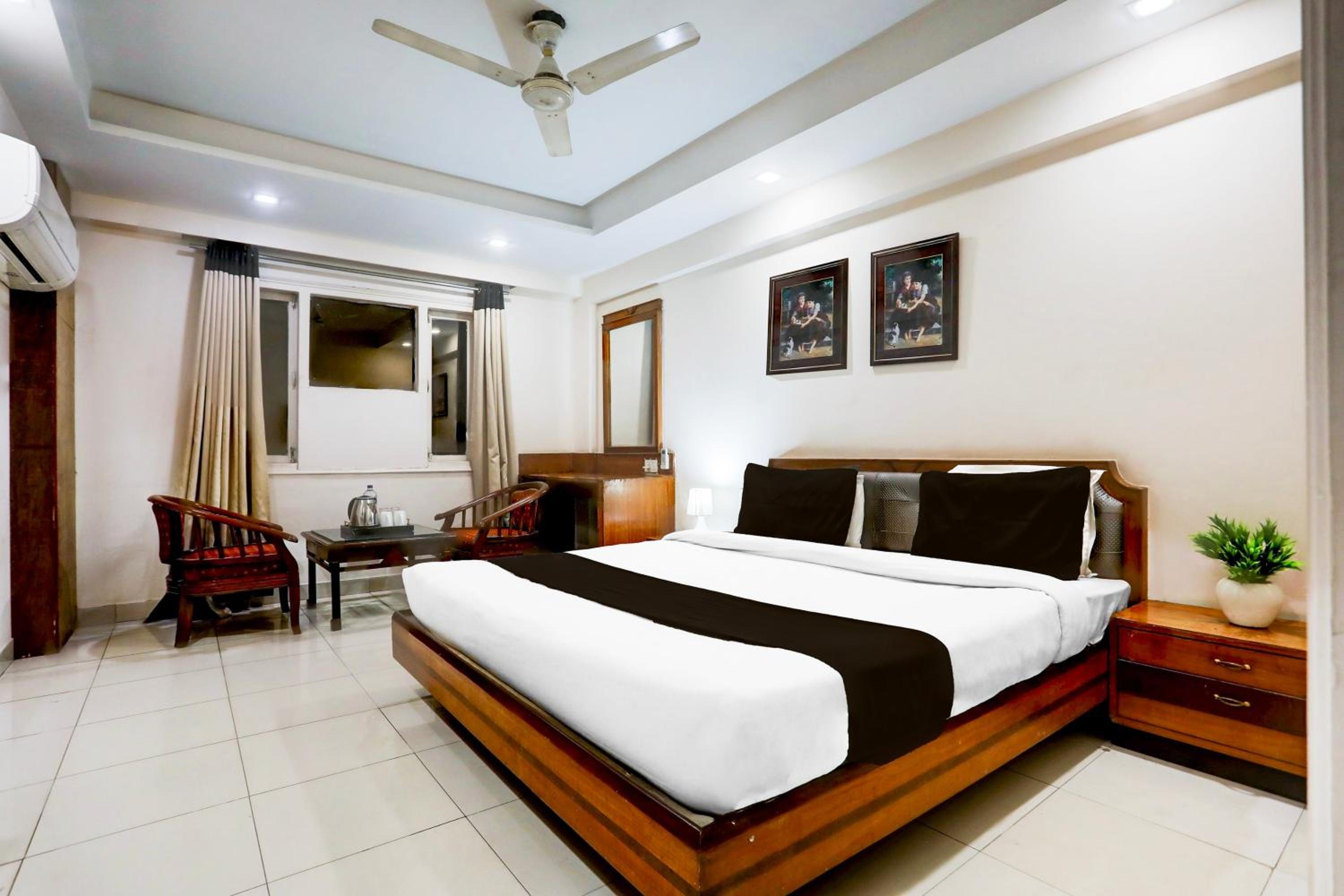 Deluxe Double or Twin Room photo 2