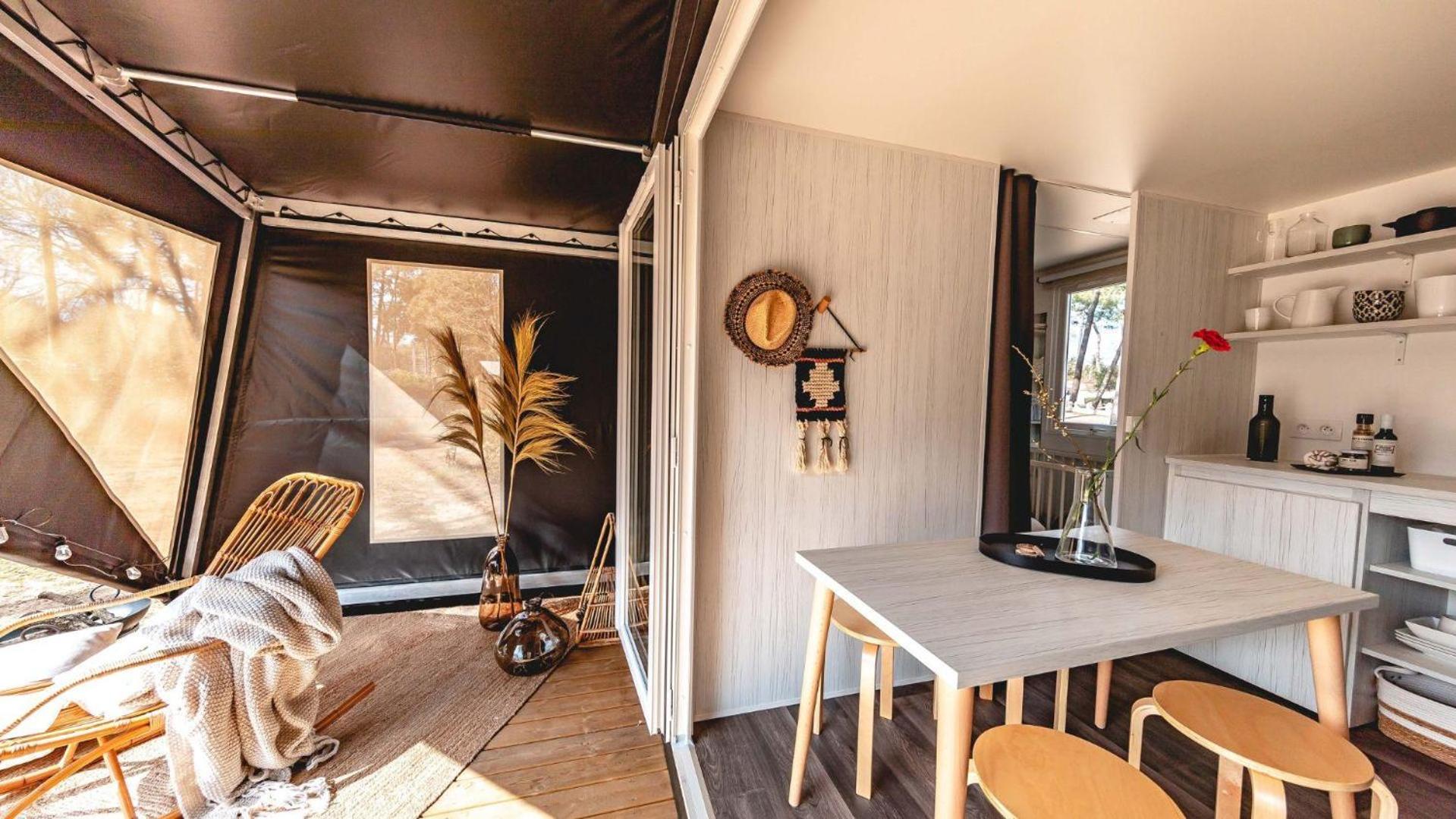 Quadruple Room with Private Bathroom