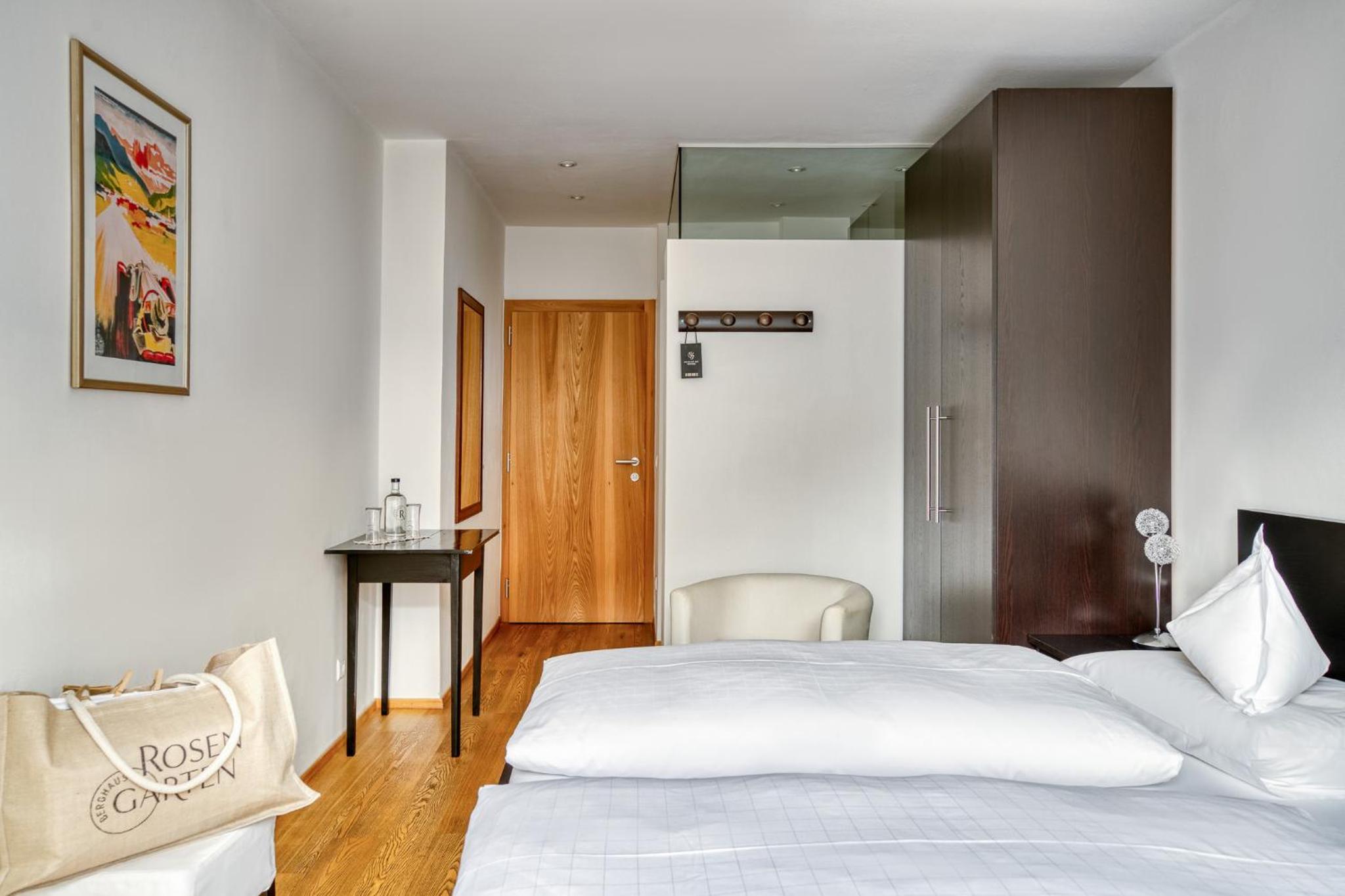 Small Double Room - Photo 2