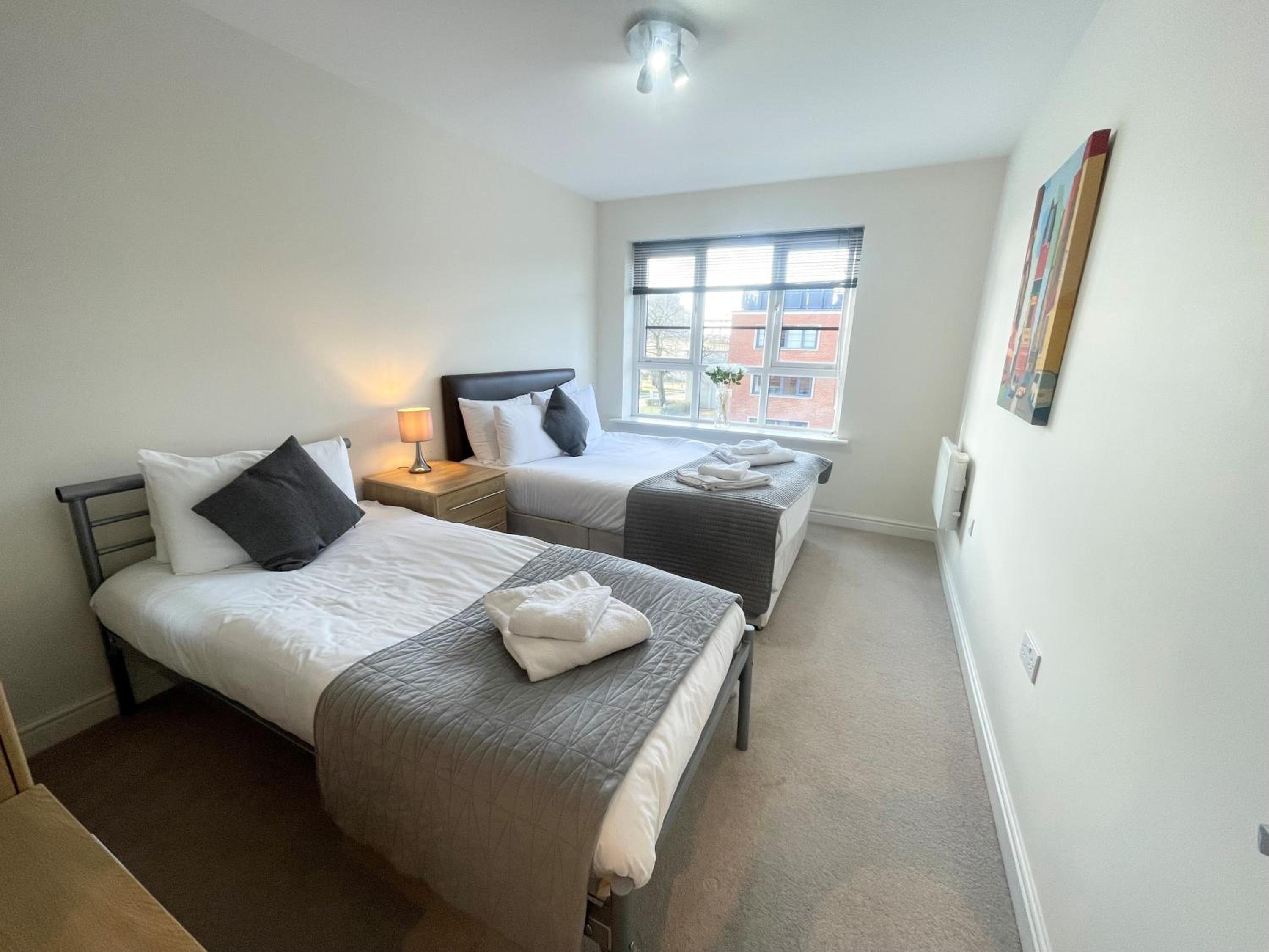 Family Two-Bedroom Apartment with View photo 3
