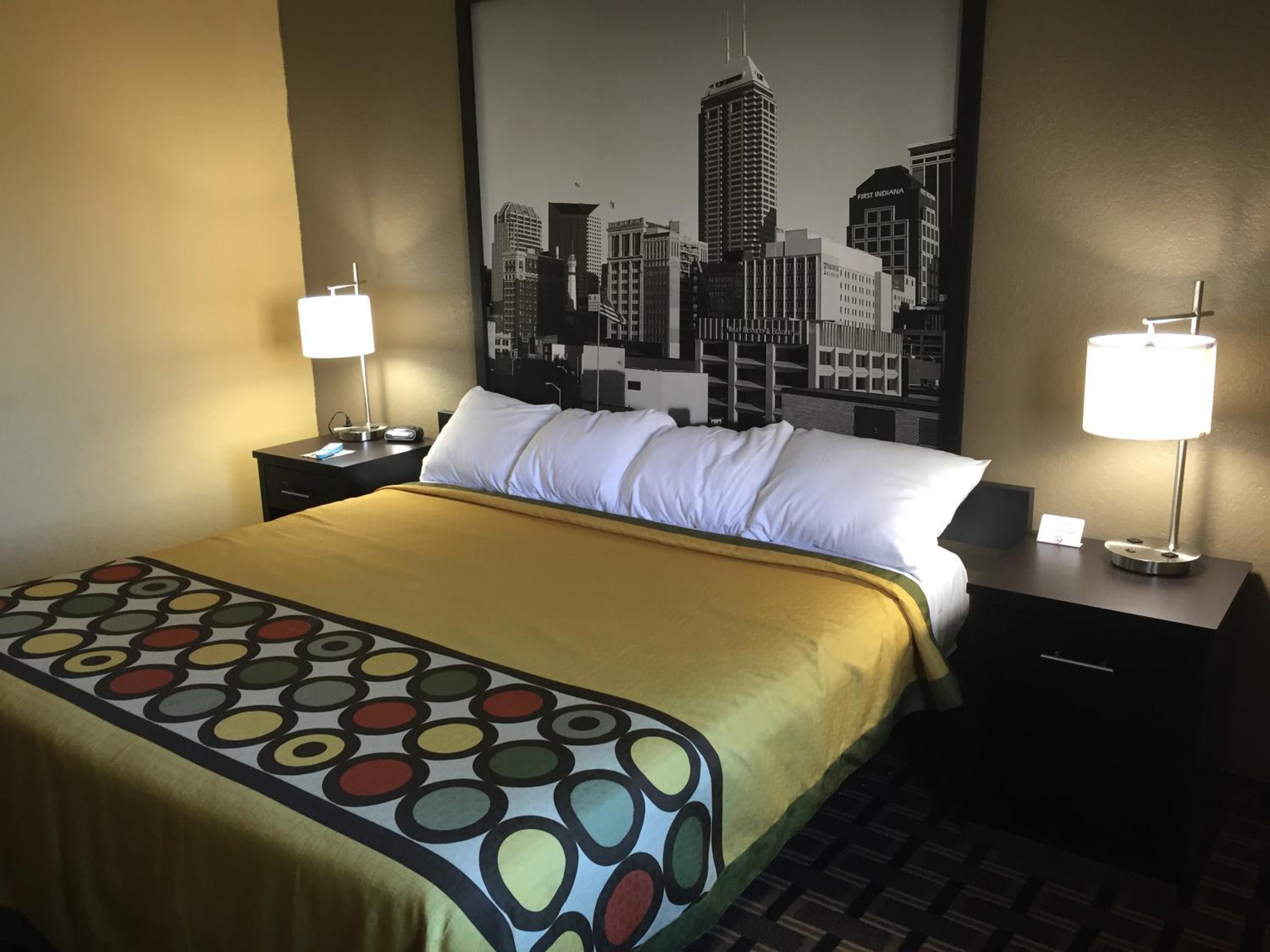 King Room - Non-Smoking - Photo 2