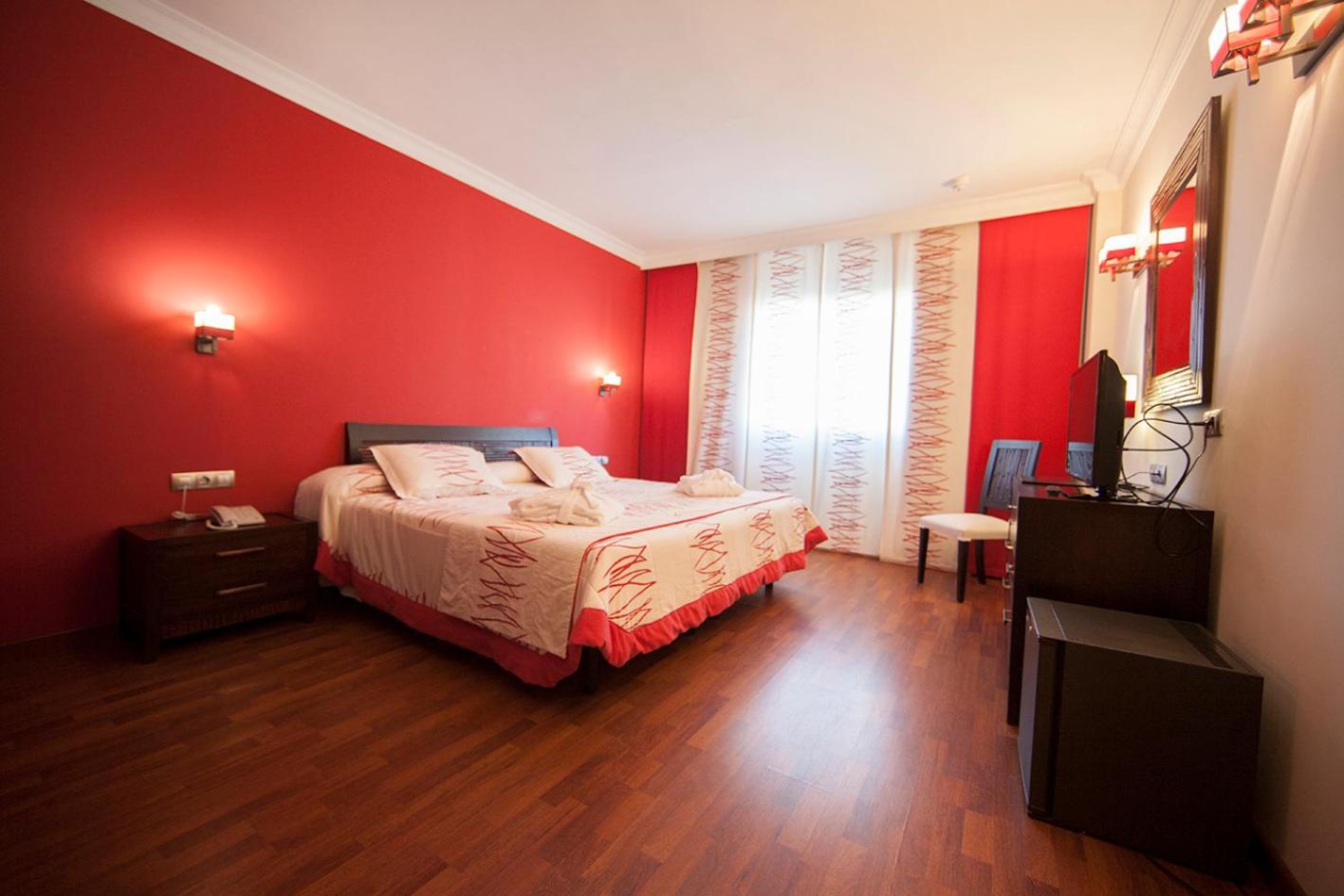 Suite - Photo 12
