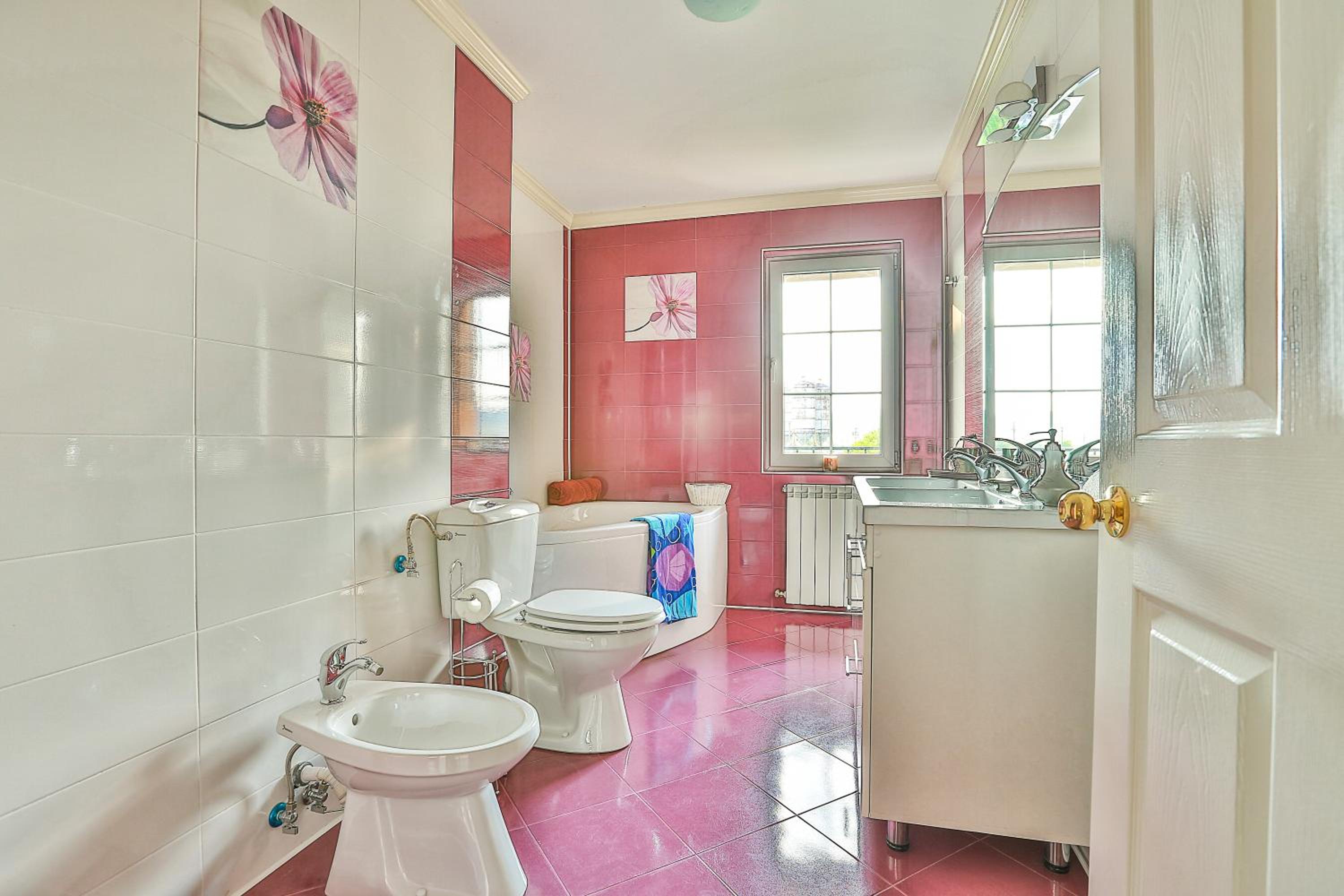 Two-Bedroom Suite - Photo 3
