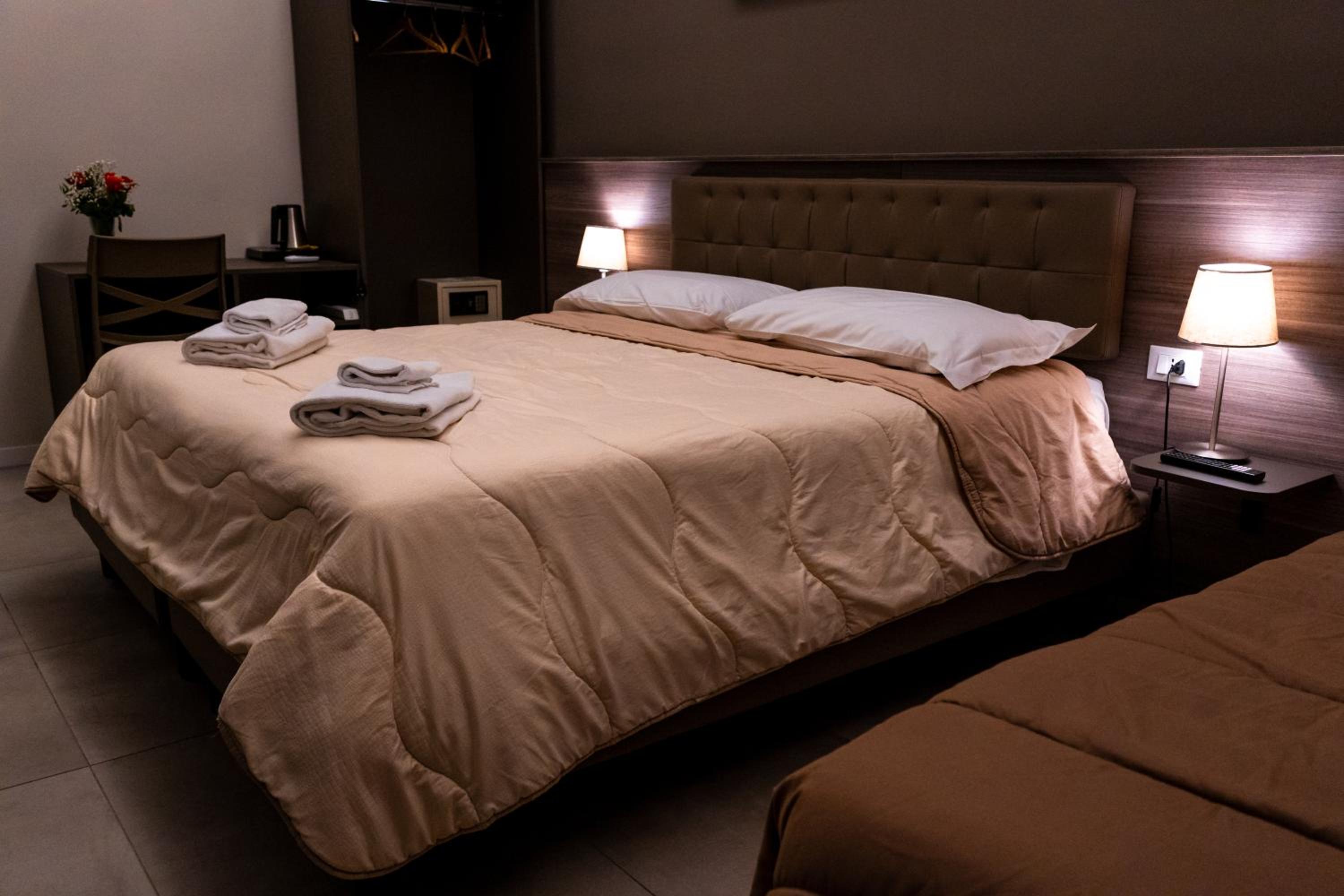 Triple Room with Private Bathroom photo 2