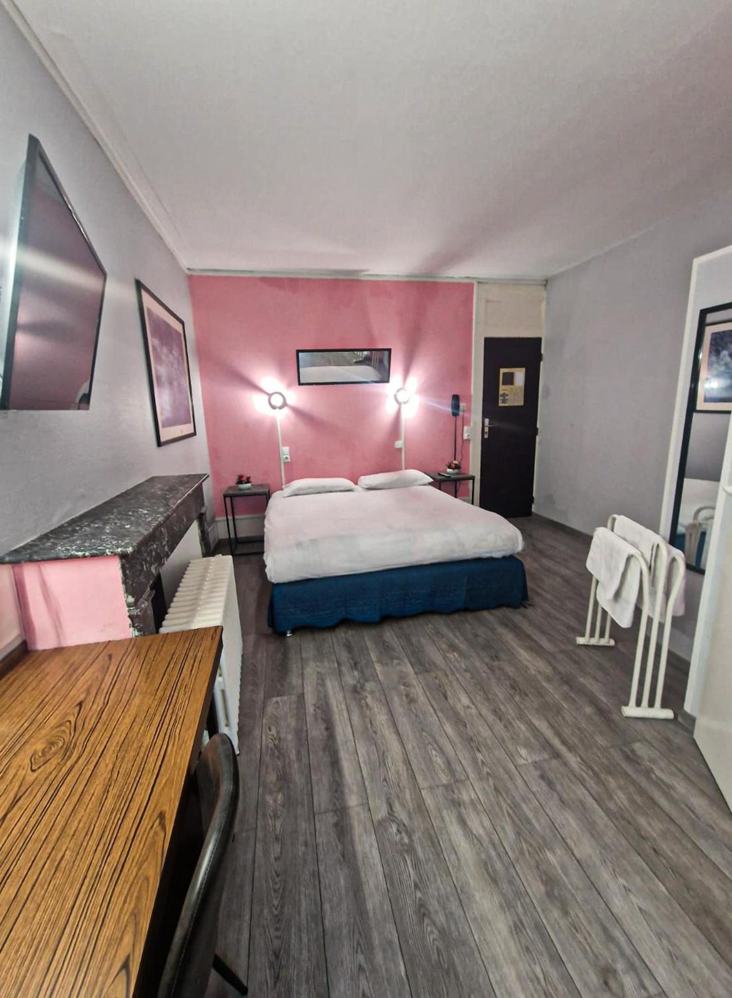 Double Room - Photo 2