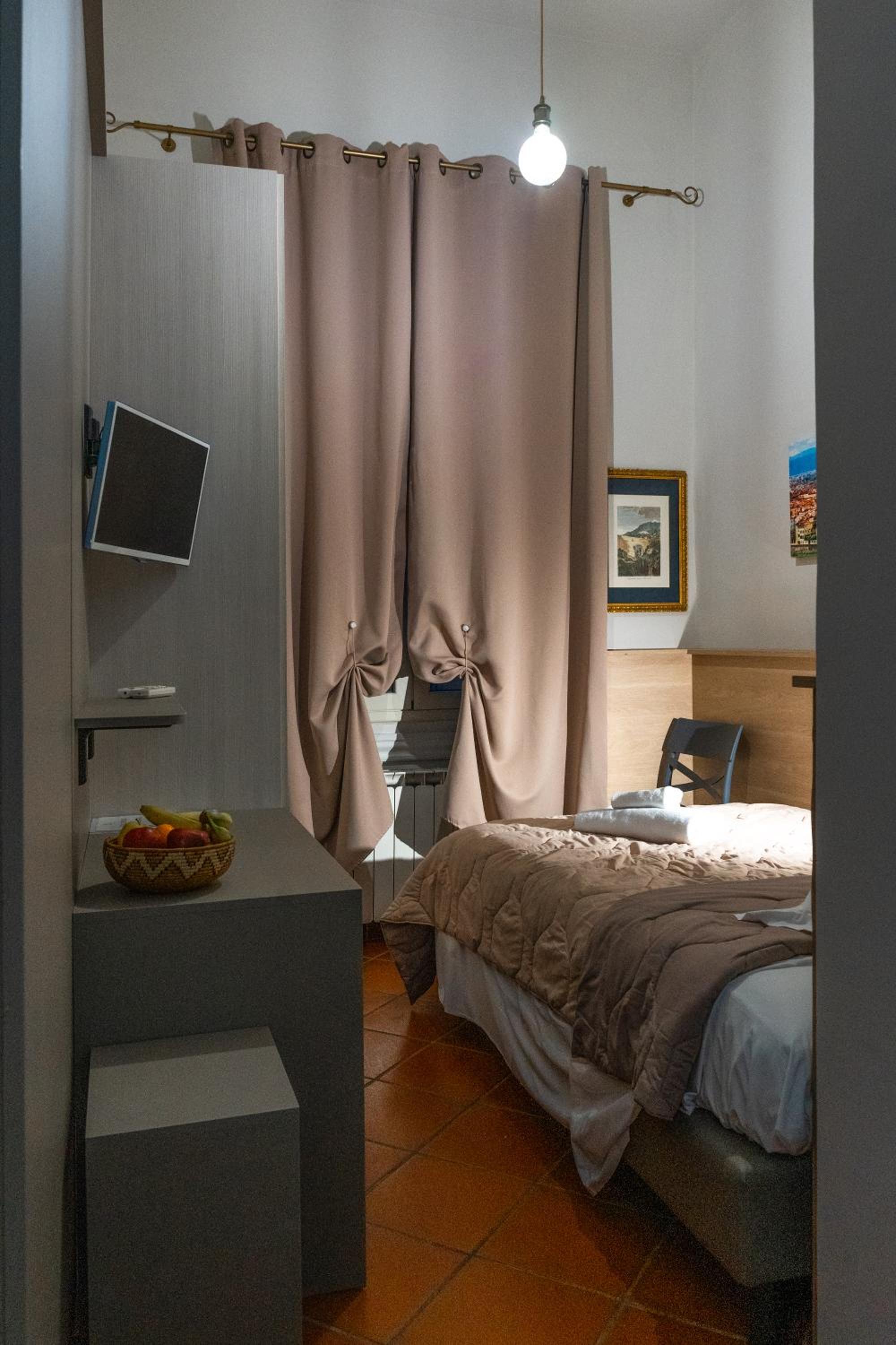 Large Single Room photo 1