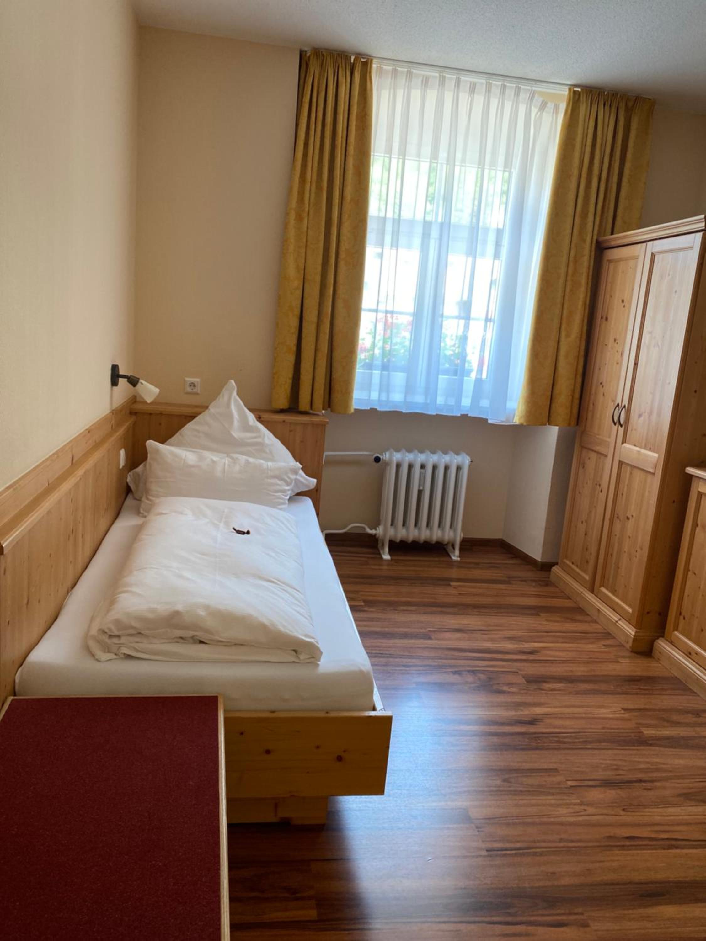Budget Double Room photo 2