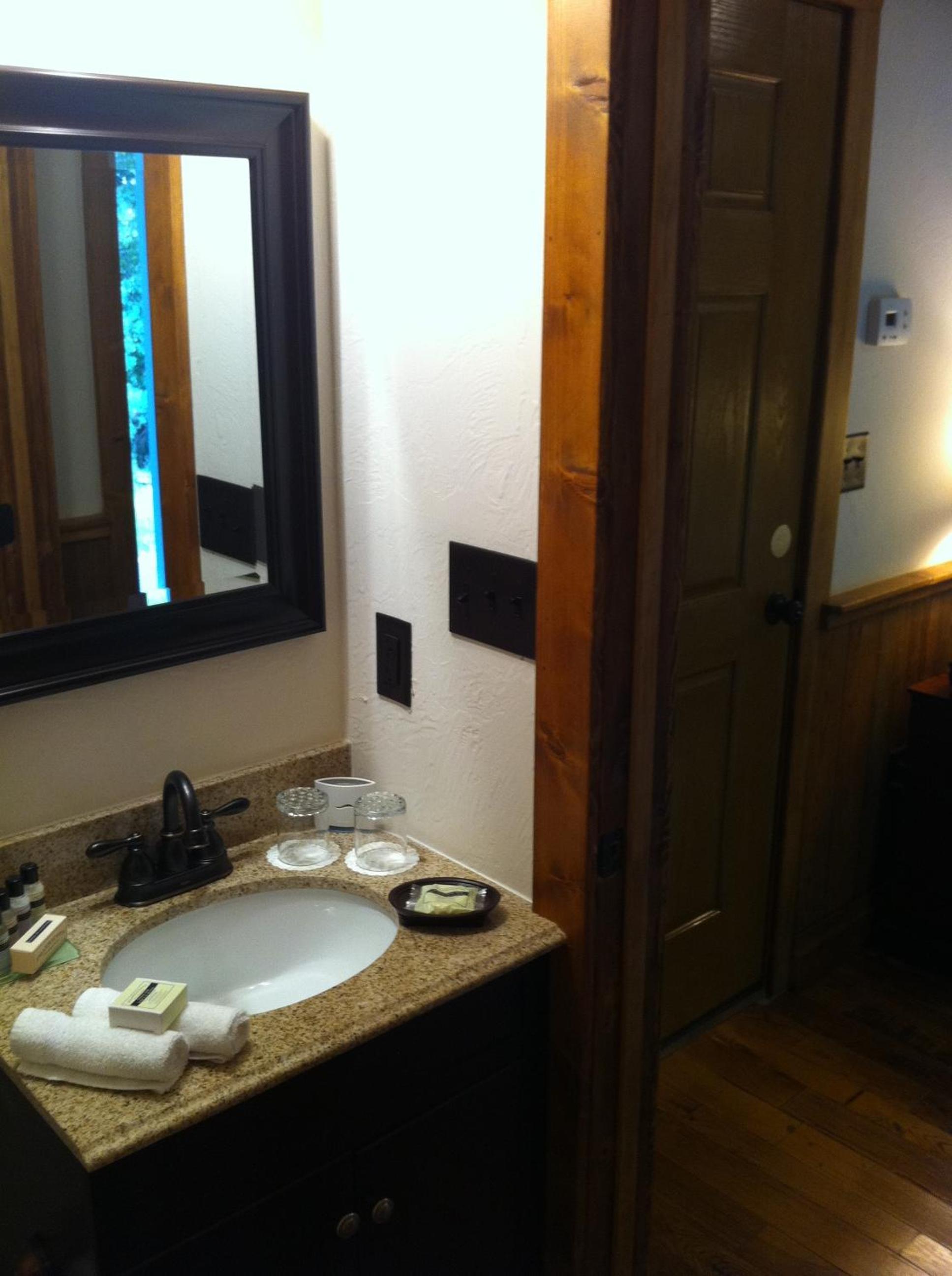 Deluxe Queen Room photo 2
