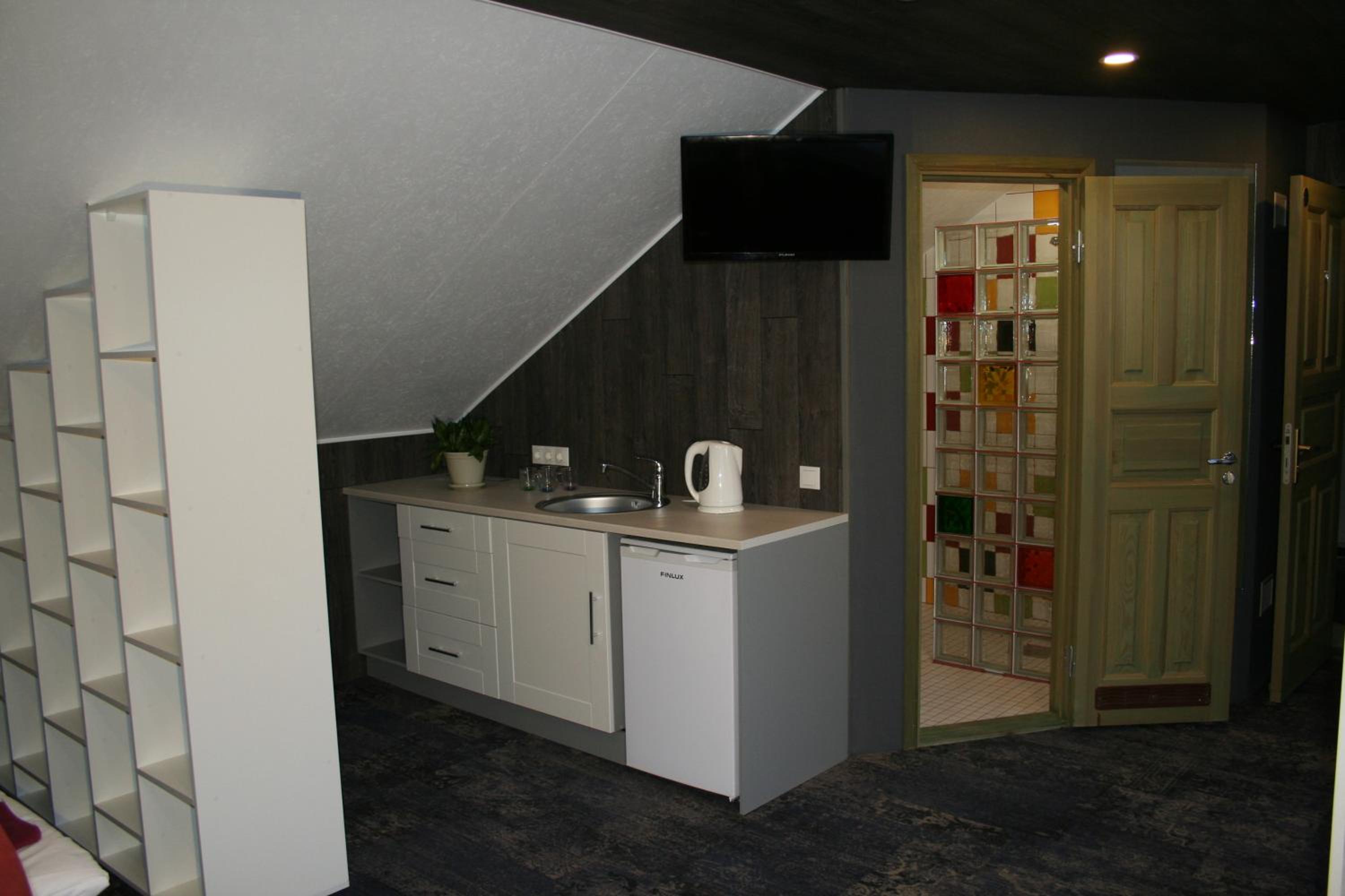Family Room - Photo 3
