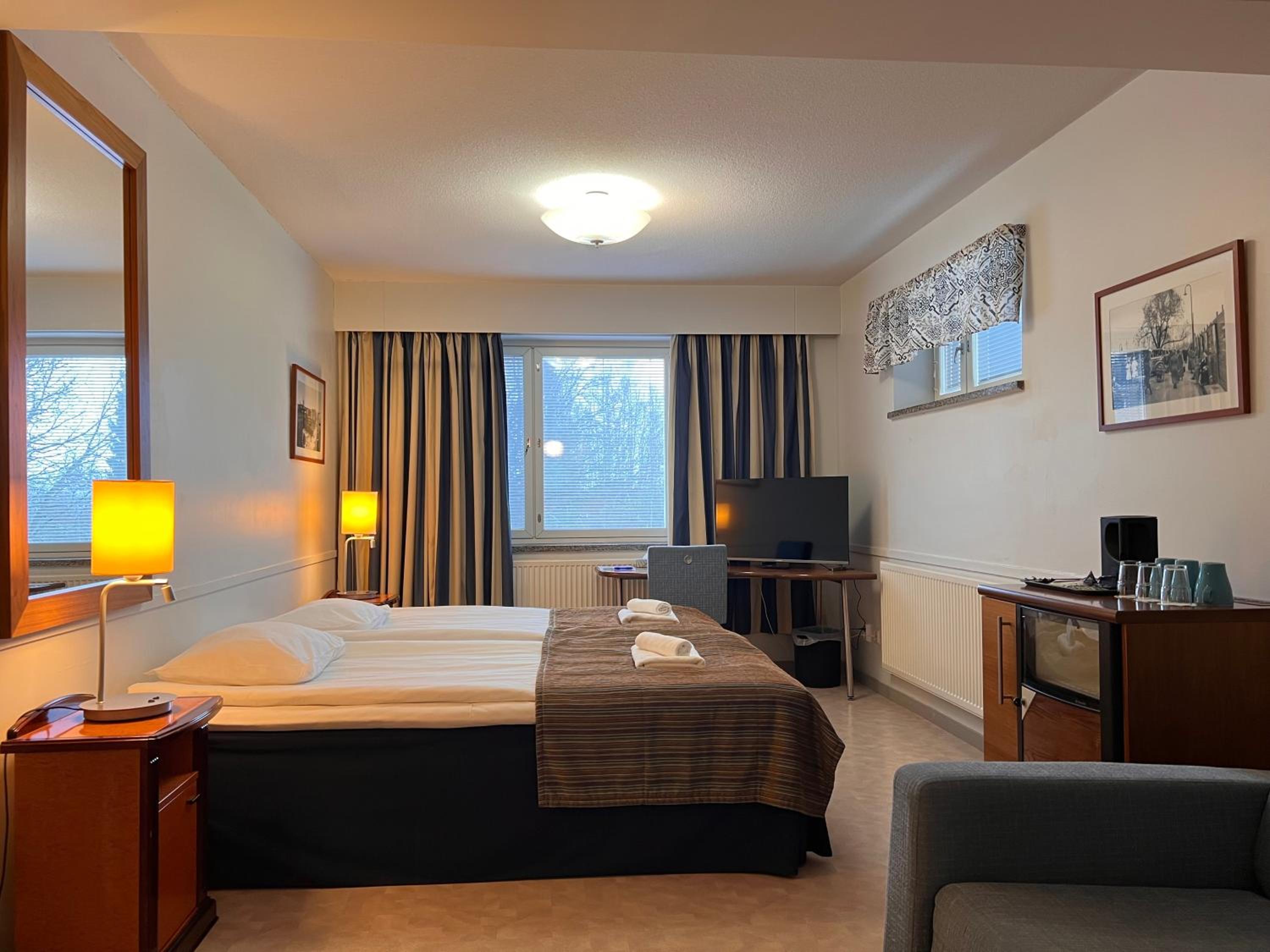 Deluxe Room (2 Adults + 1 Child) photo 2