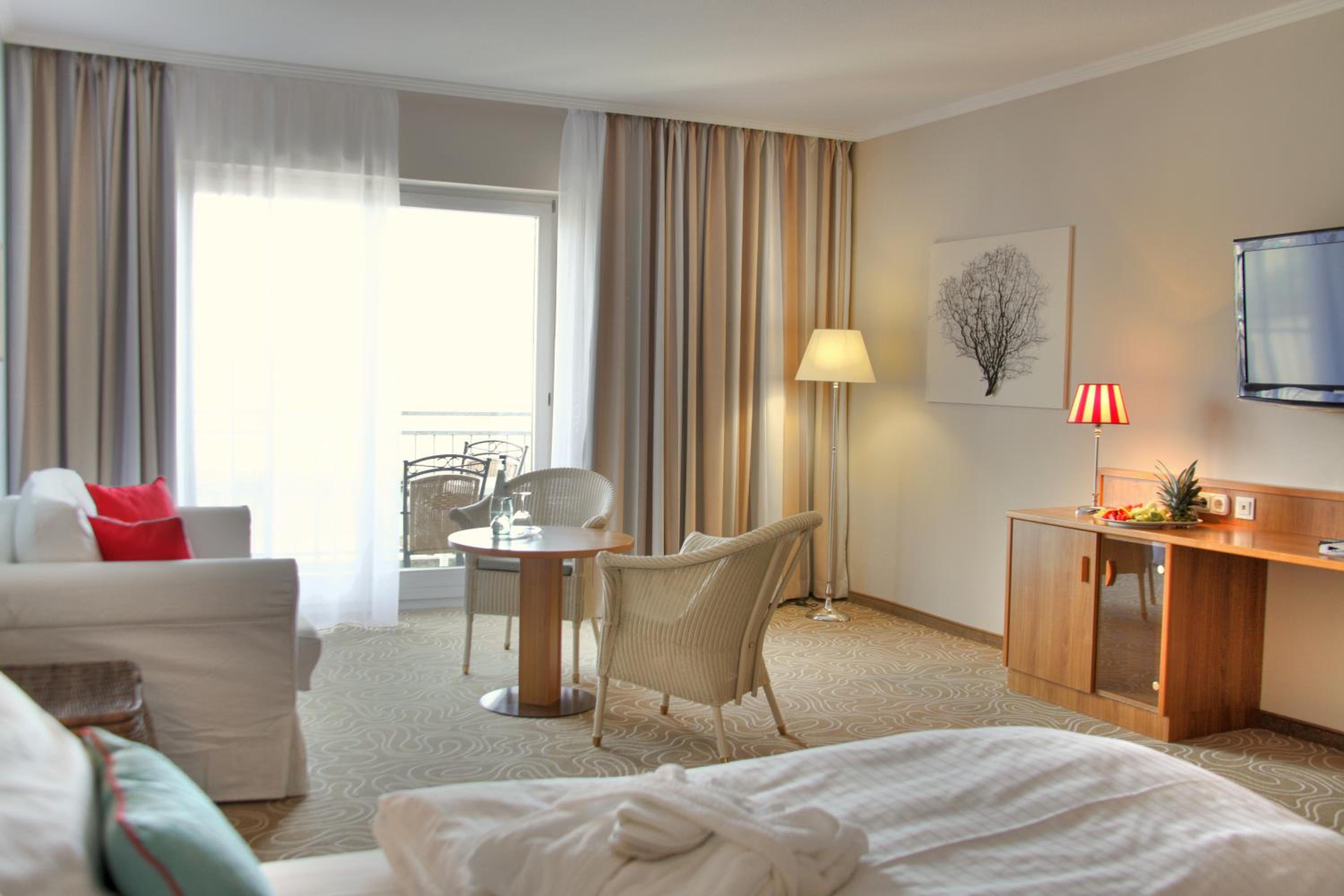 Double Room with Sea View - Photo 2