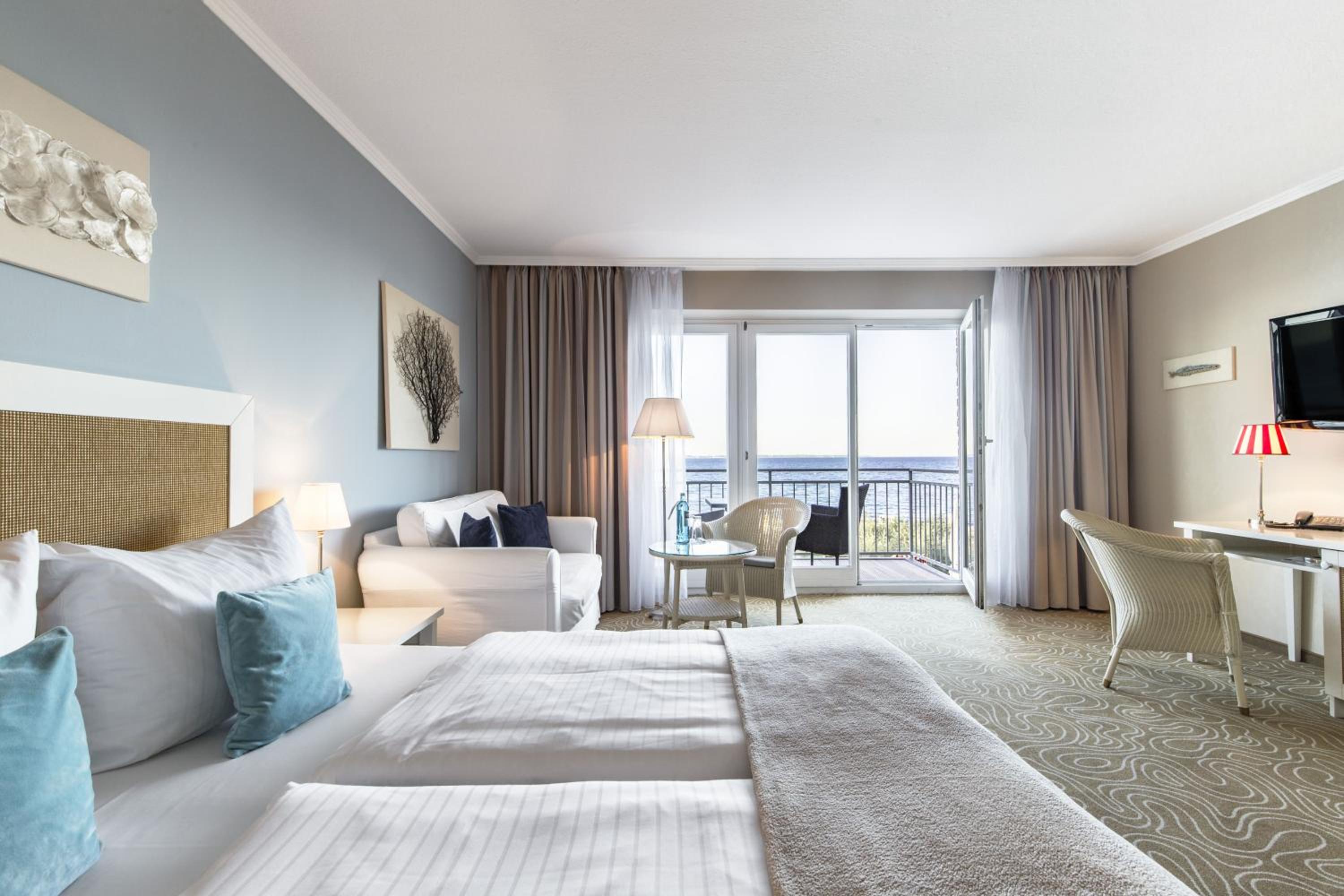 Double Room with Sea View - Photo 10