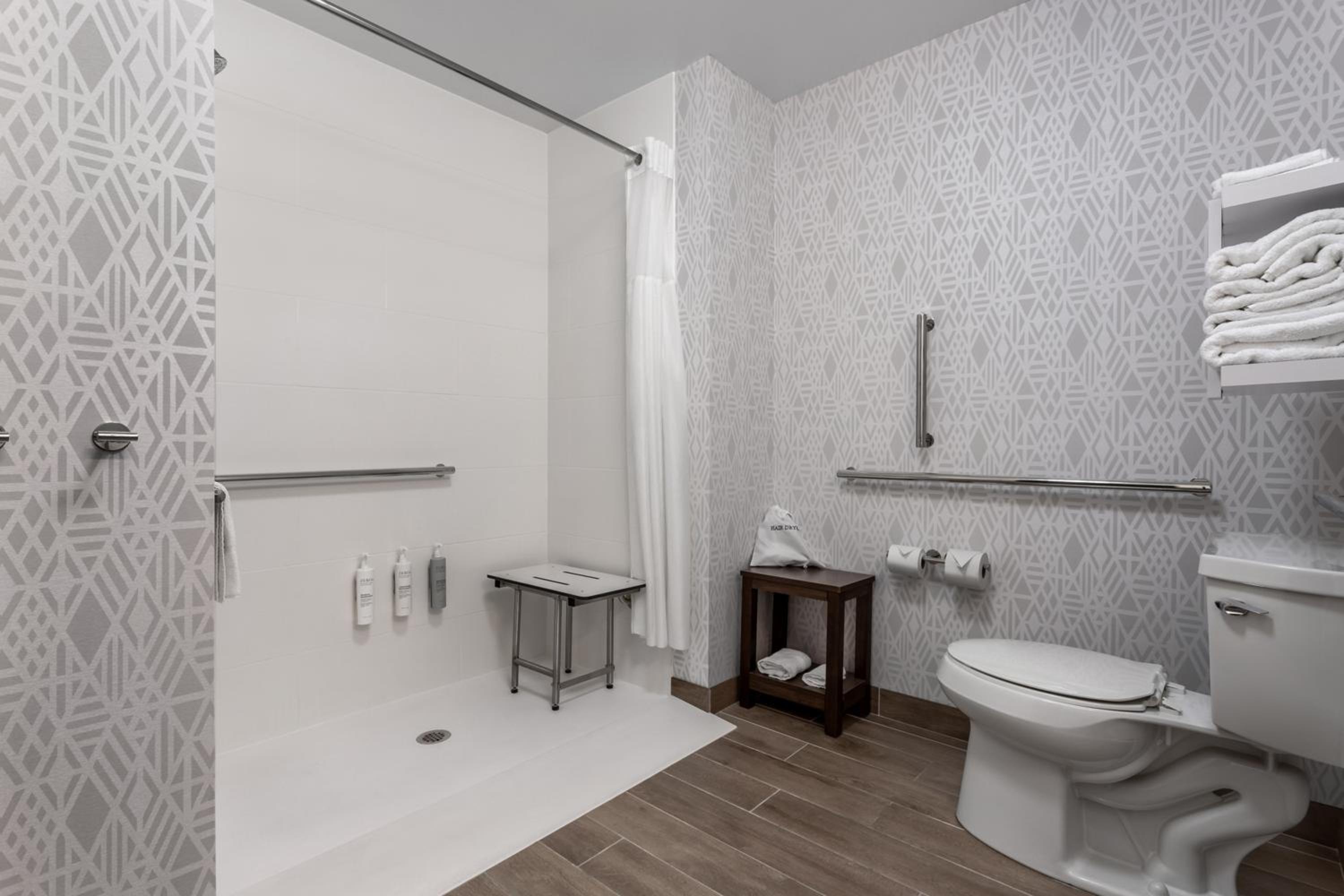 Queen Room with Two Queen Beds - Mobility/Hearing Accessible with Roll-In Shower - Photo 4