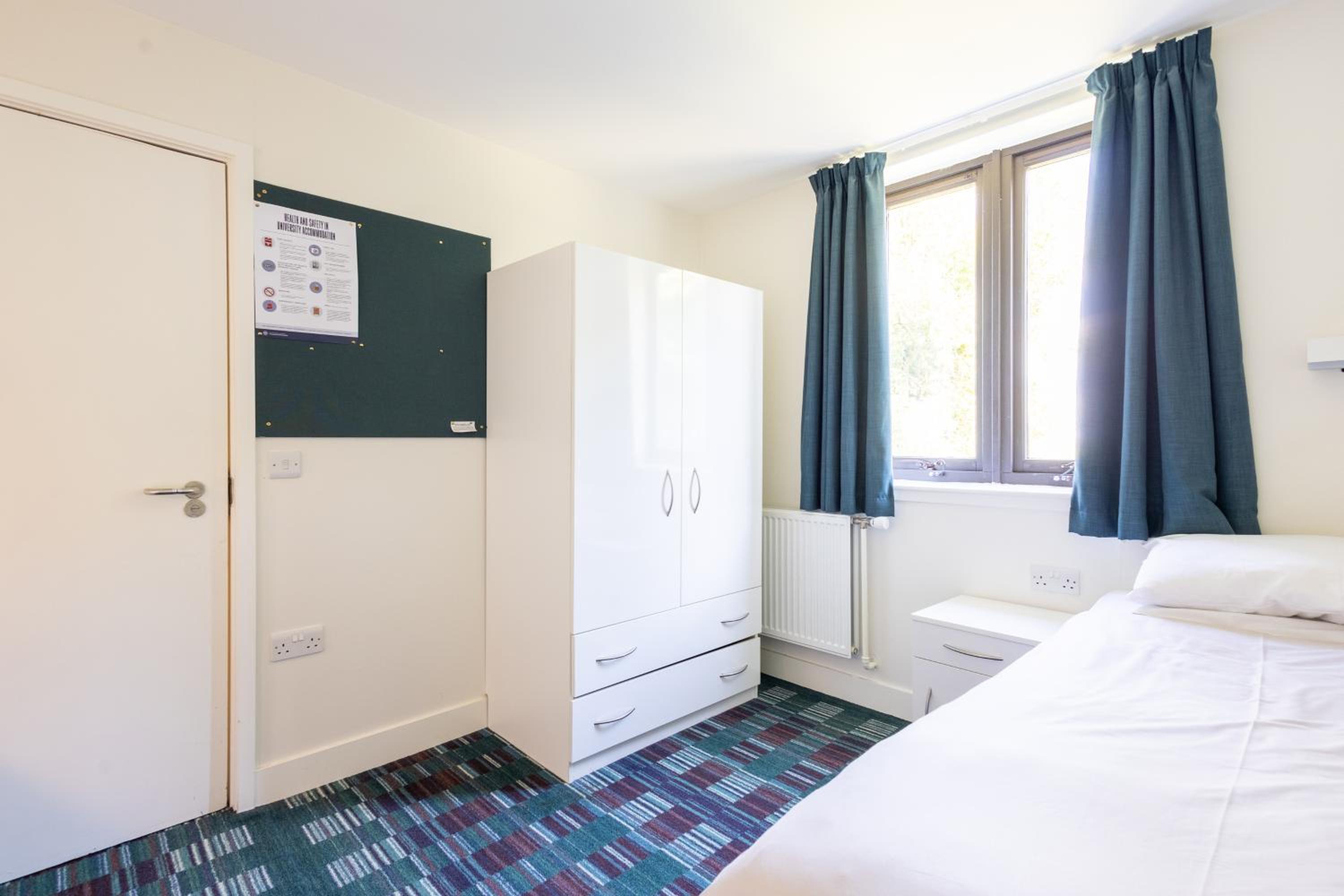 En Suite Single Room - Holland House