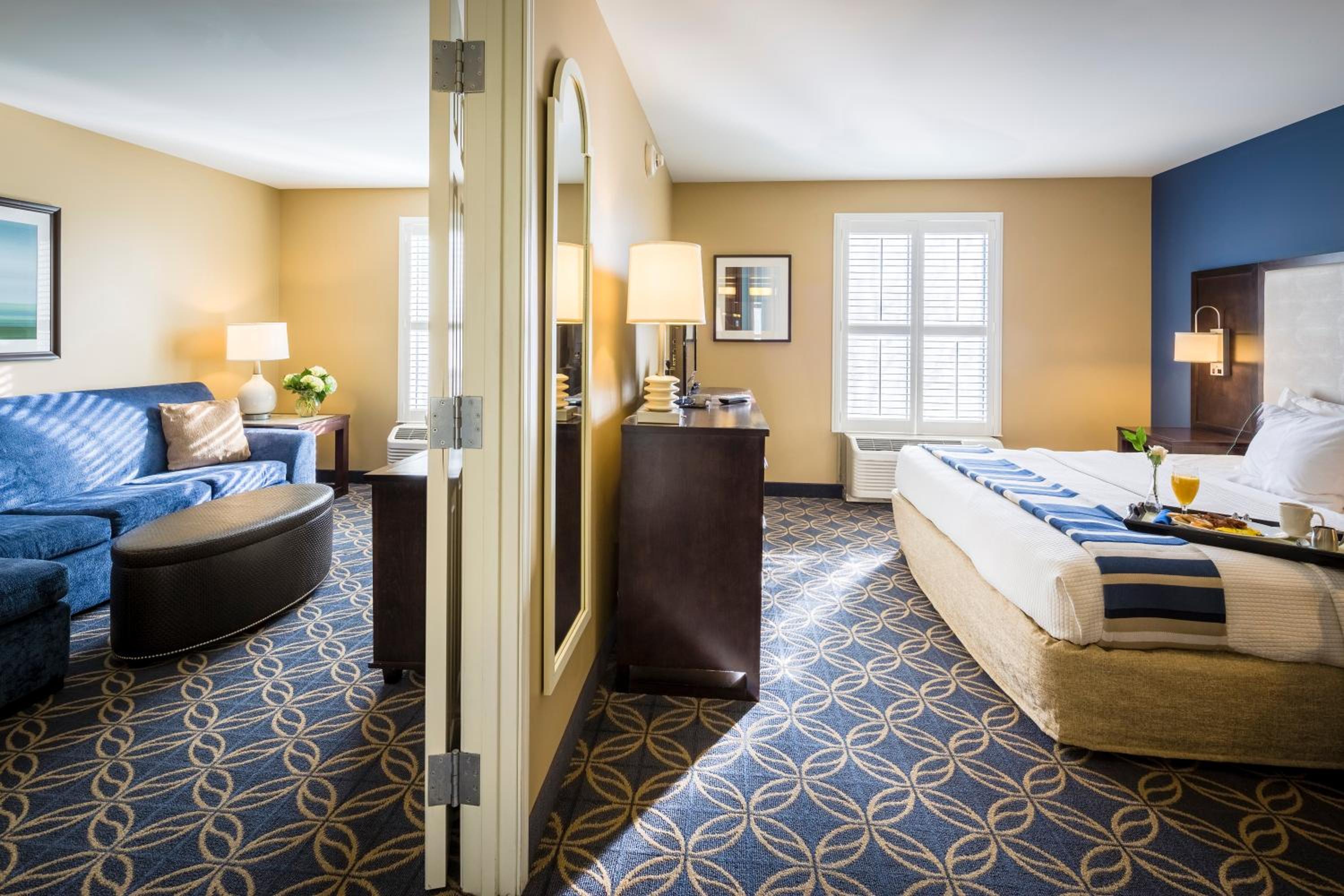 King Suite - Photo 3
