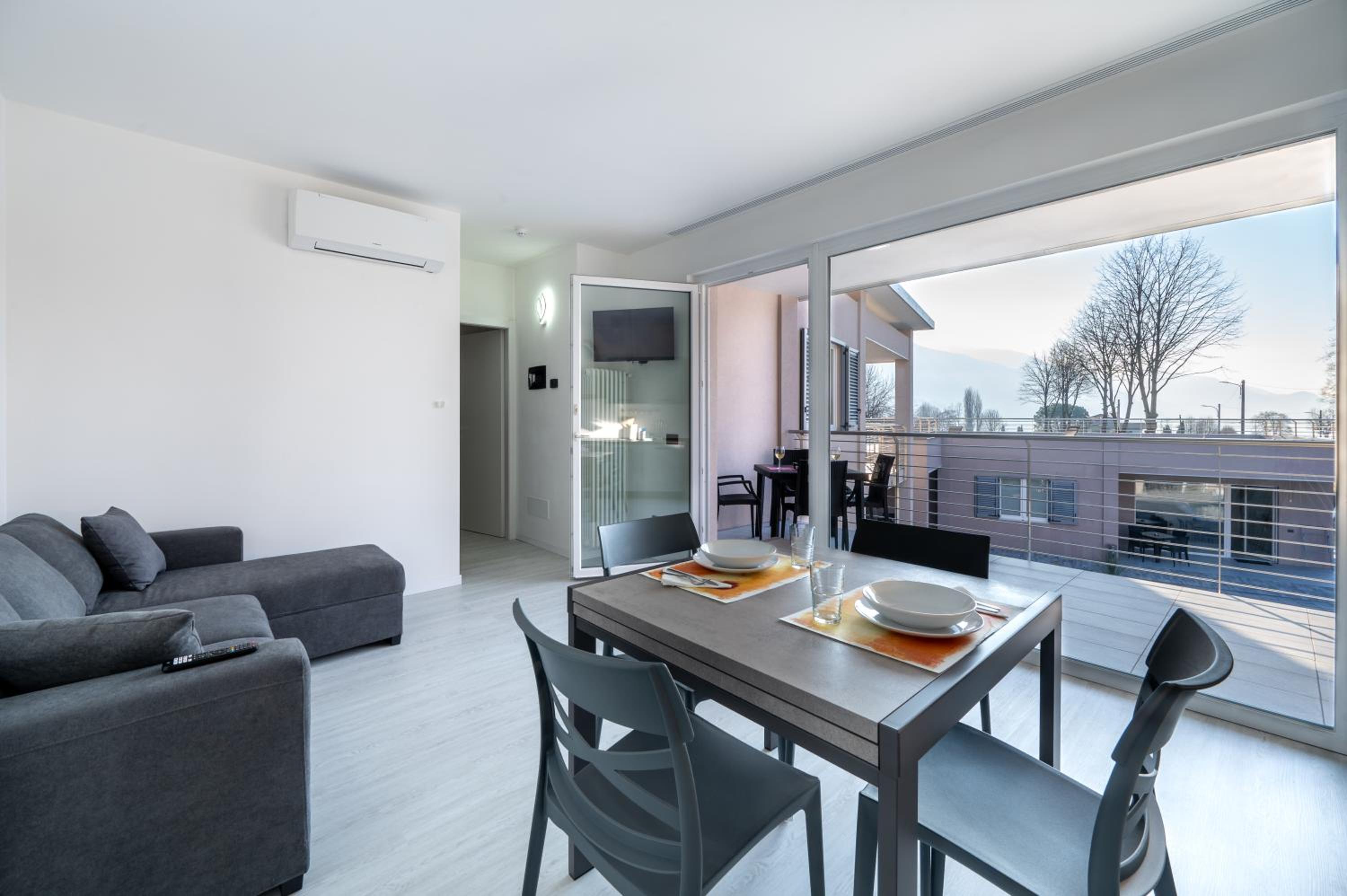 One-Bedroom Apartment with Balcony