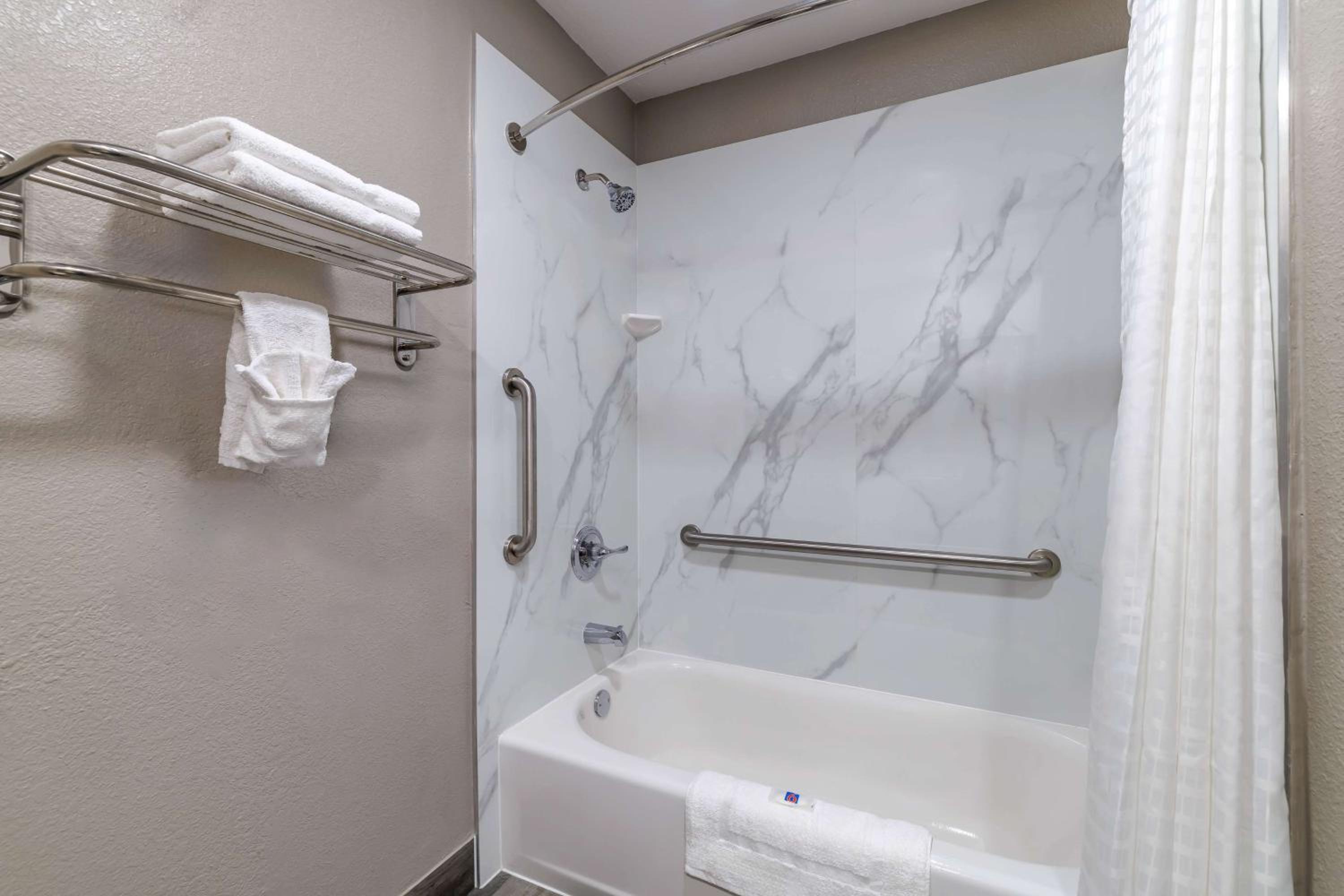 Motel 6-Brenham, TX