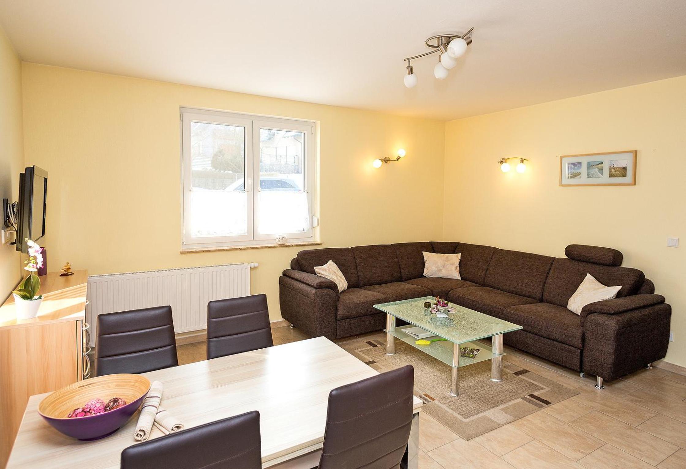Apartment photo 2
