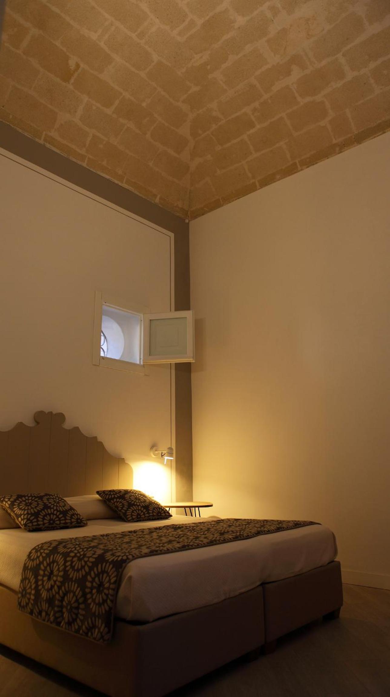 Economy Double Room photo 2