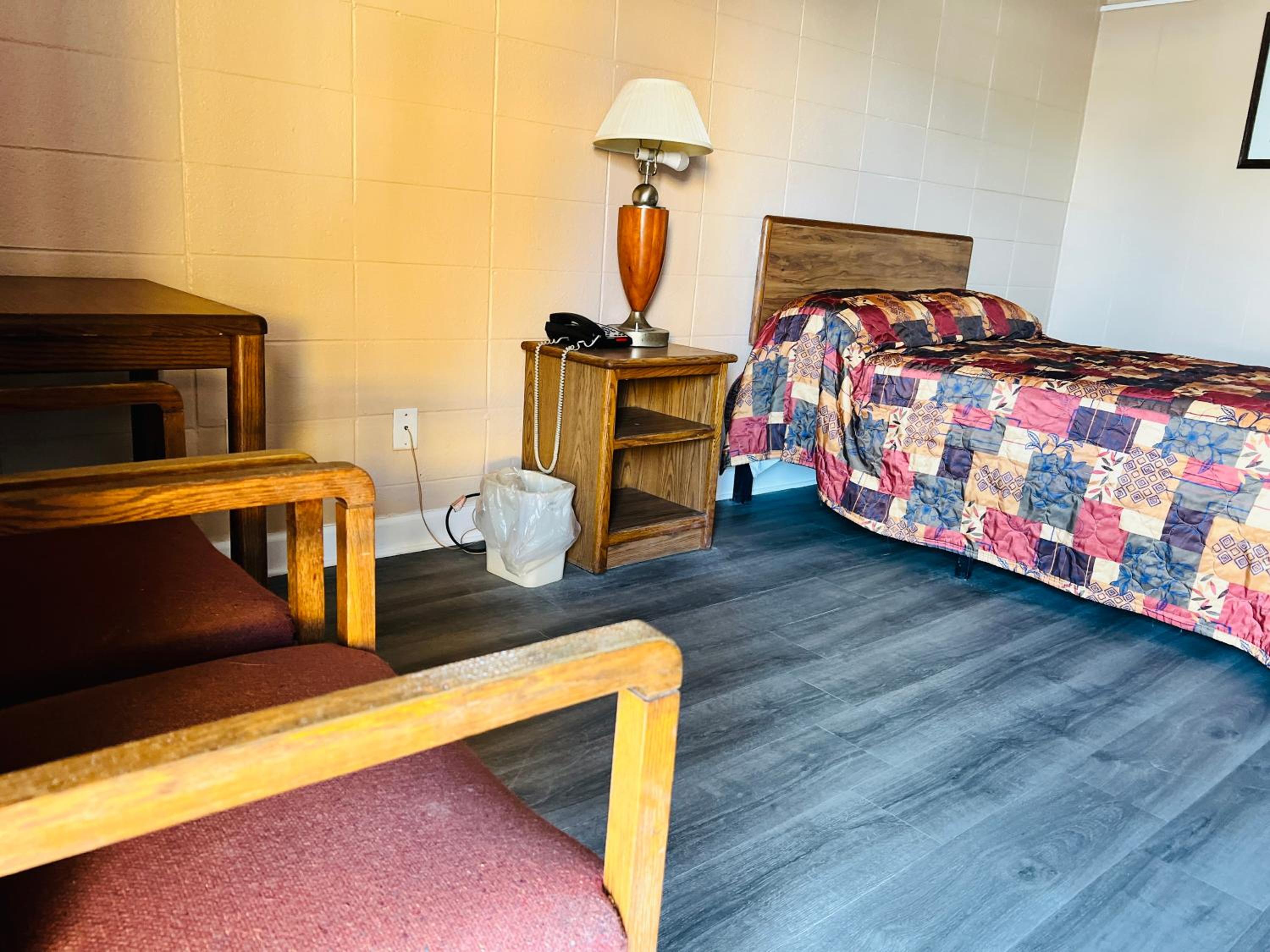 Full Bed Non-Smoking - Photo 7