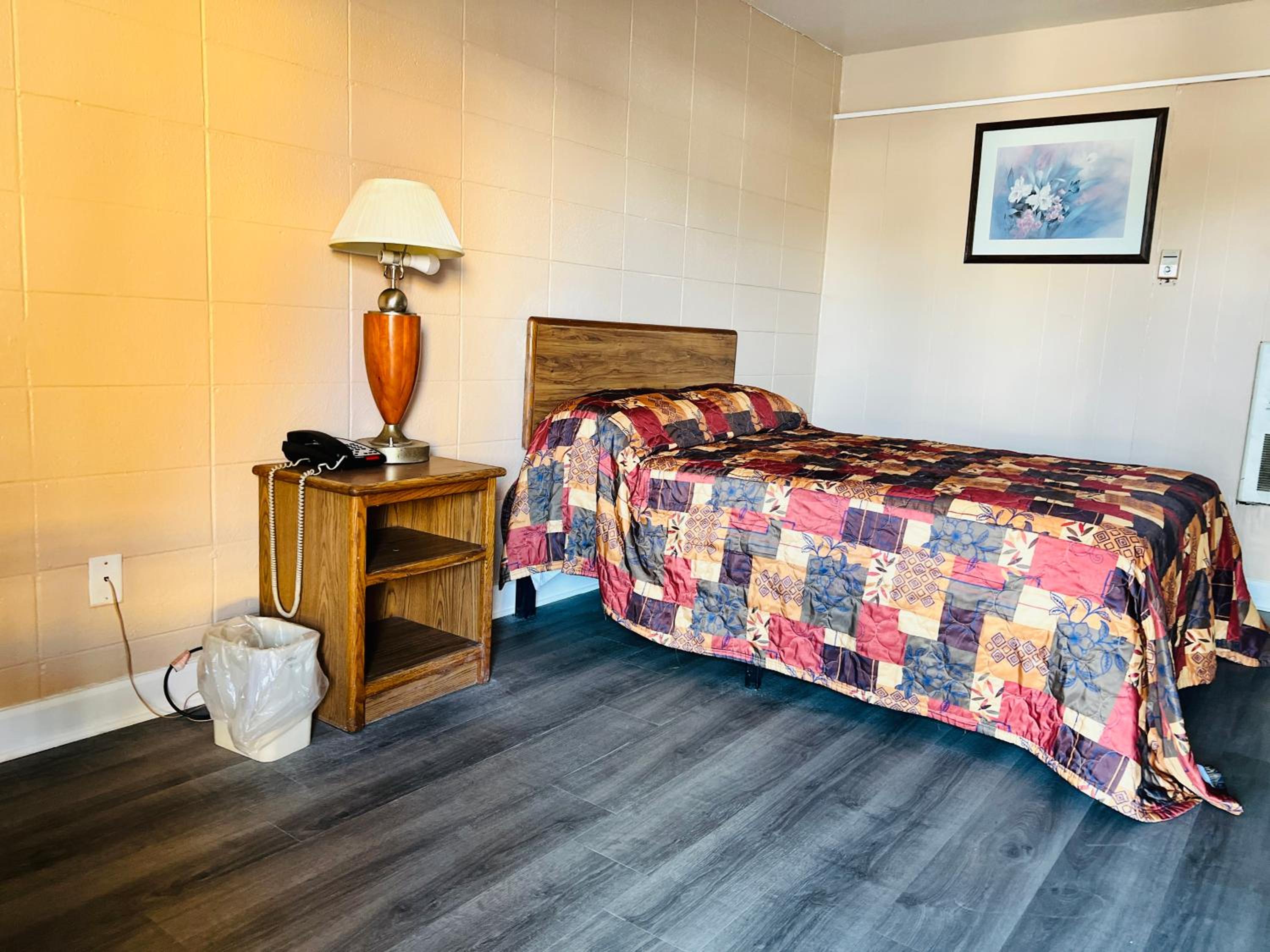 Full Bed Non-Smoking - Photo 8