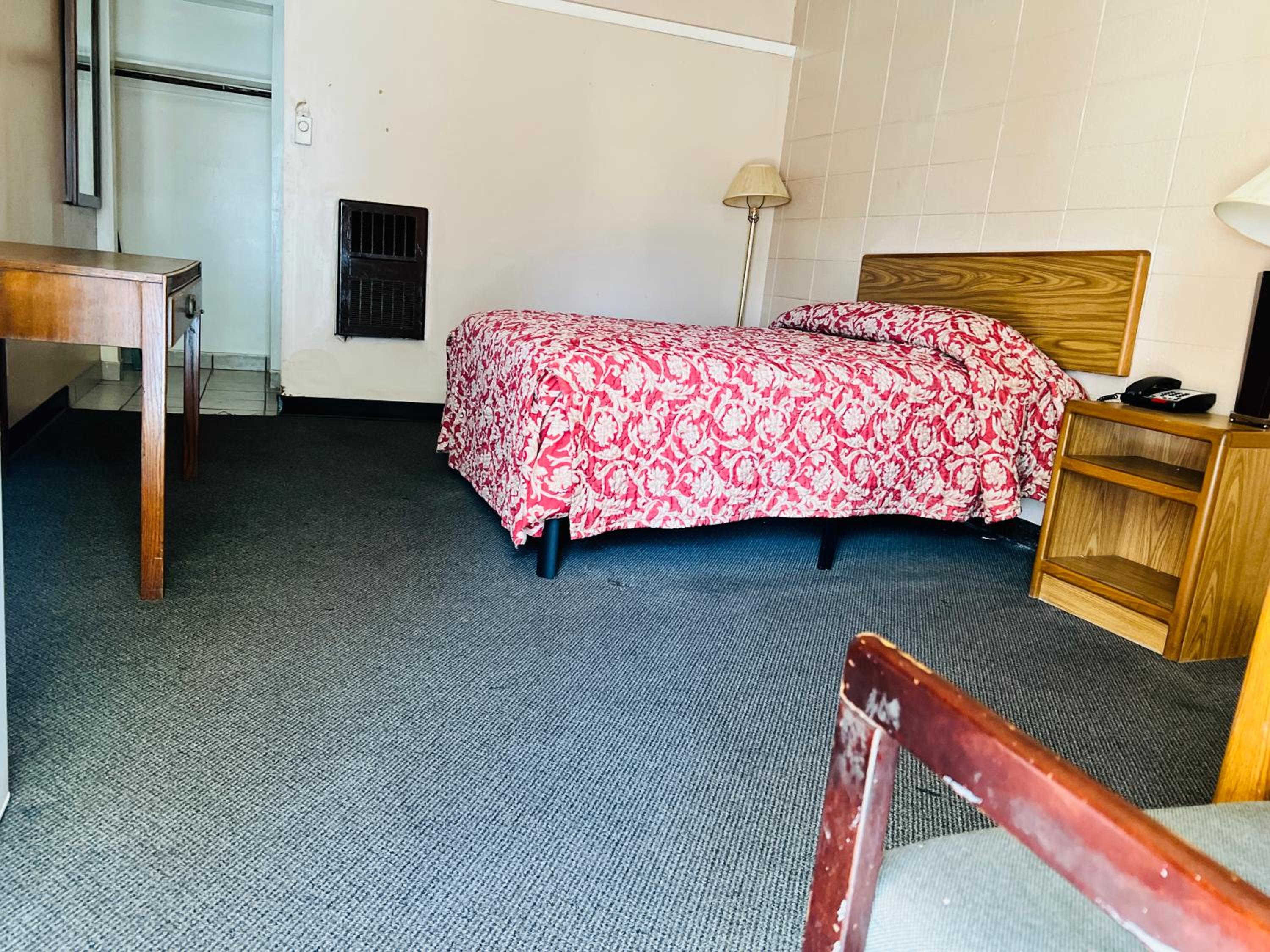 Full Bed Non-Smoking - Photo 12