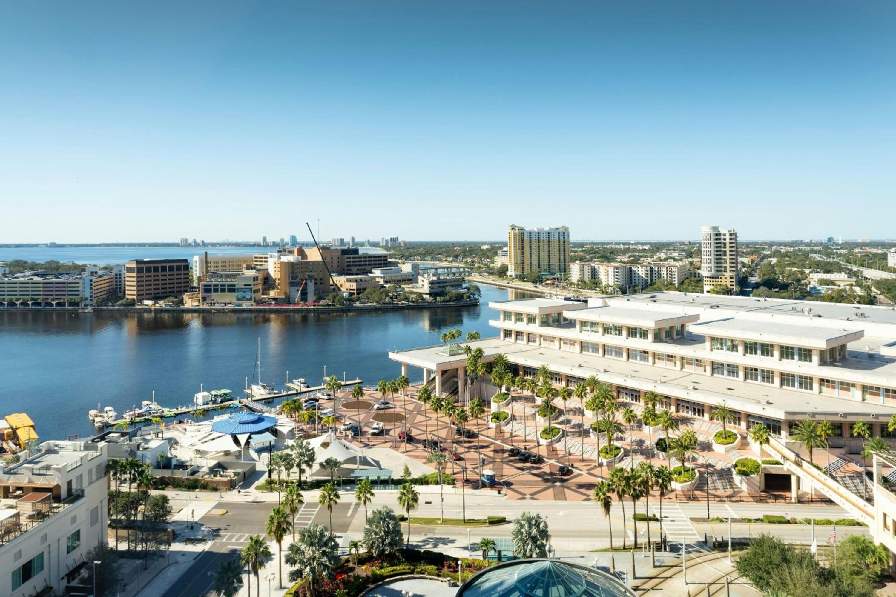 Deluxe Queen Room with Two Queen Beds - Hearing Accessible