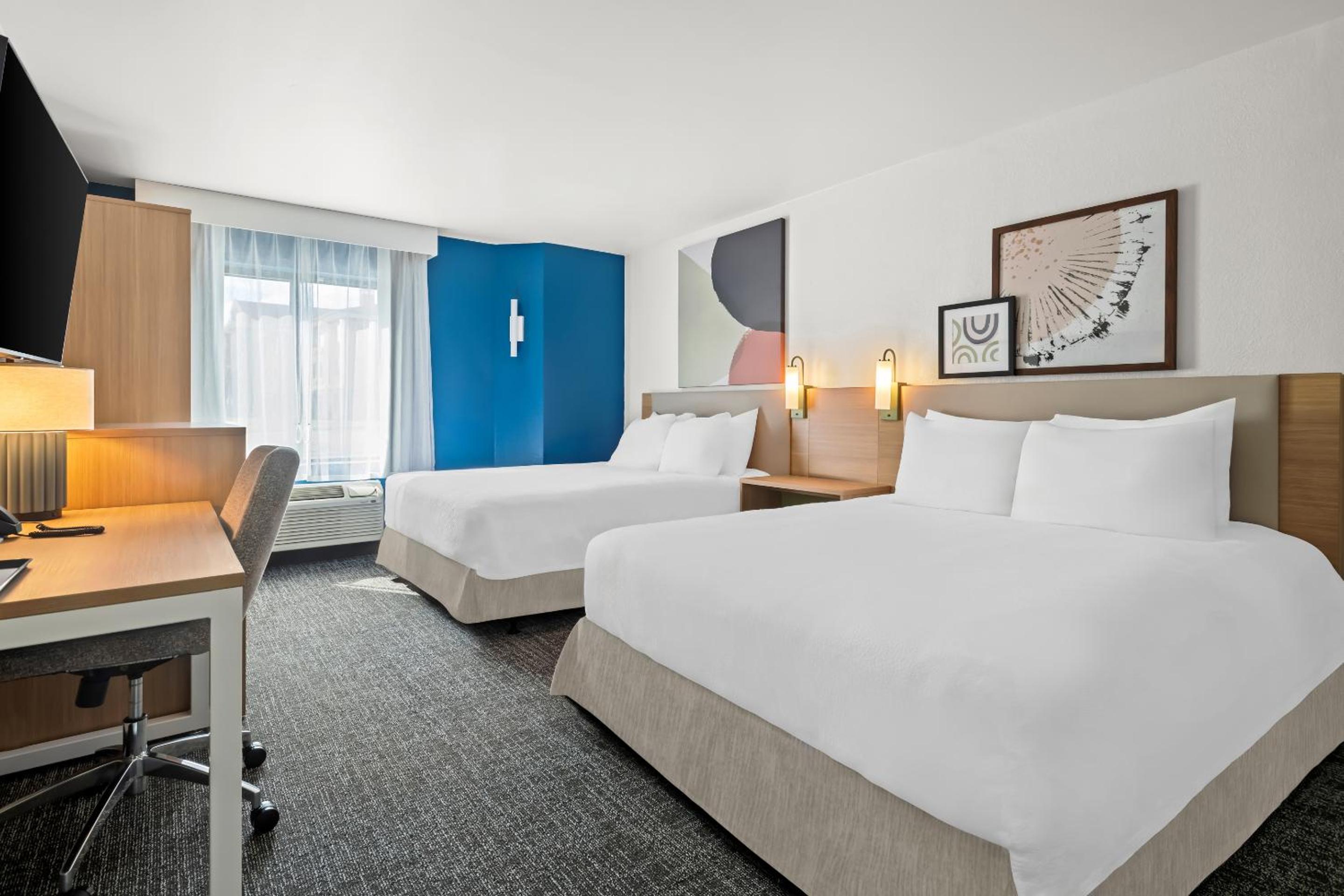 Double Room with Two Double Beds - Photo 6