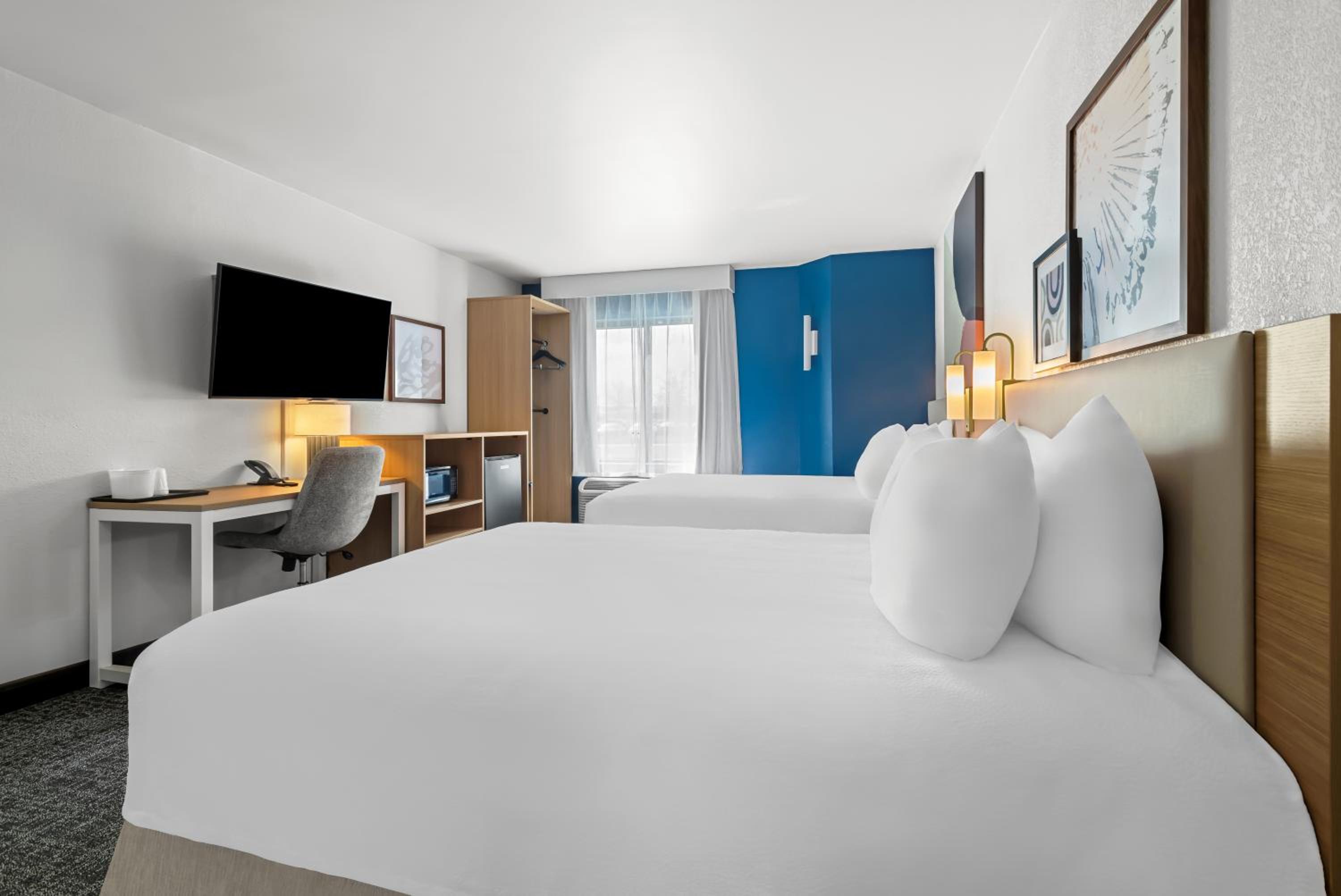 Double Room with Two Double Beds - Photo 13