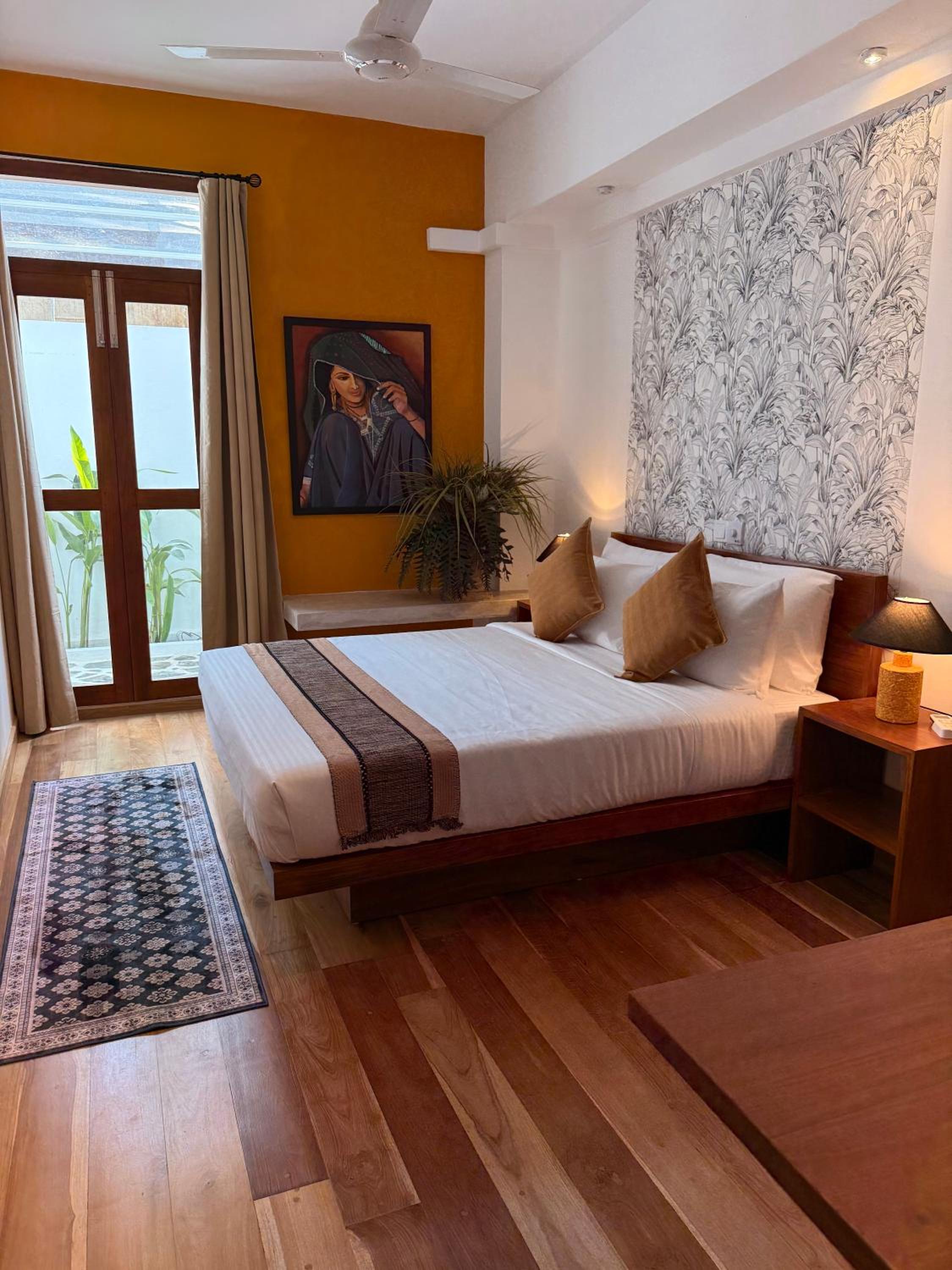 Deluxe Queen Room