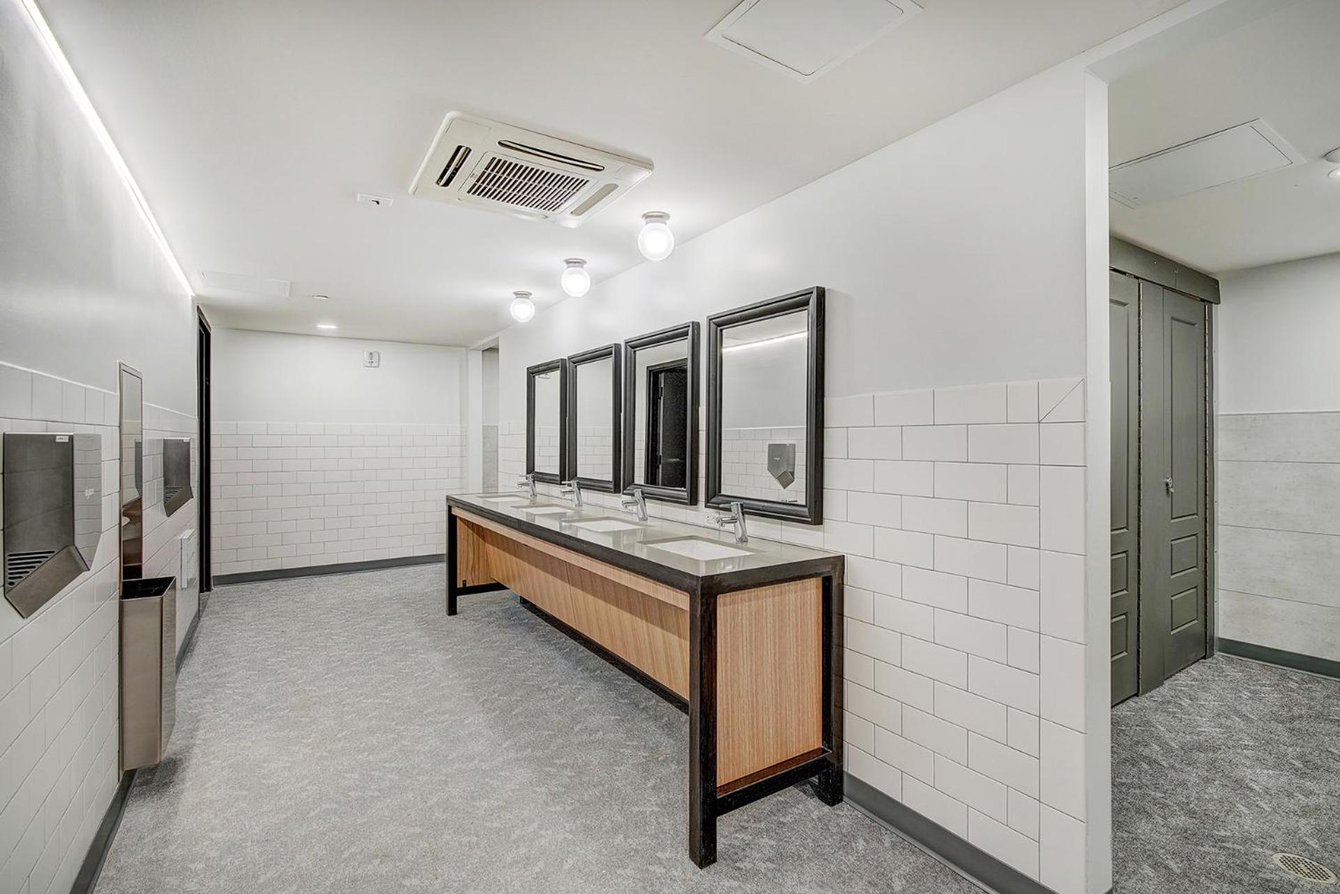 Bunk Bed in Female Dormitory Room with Shared Bathroom
