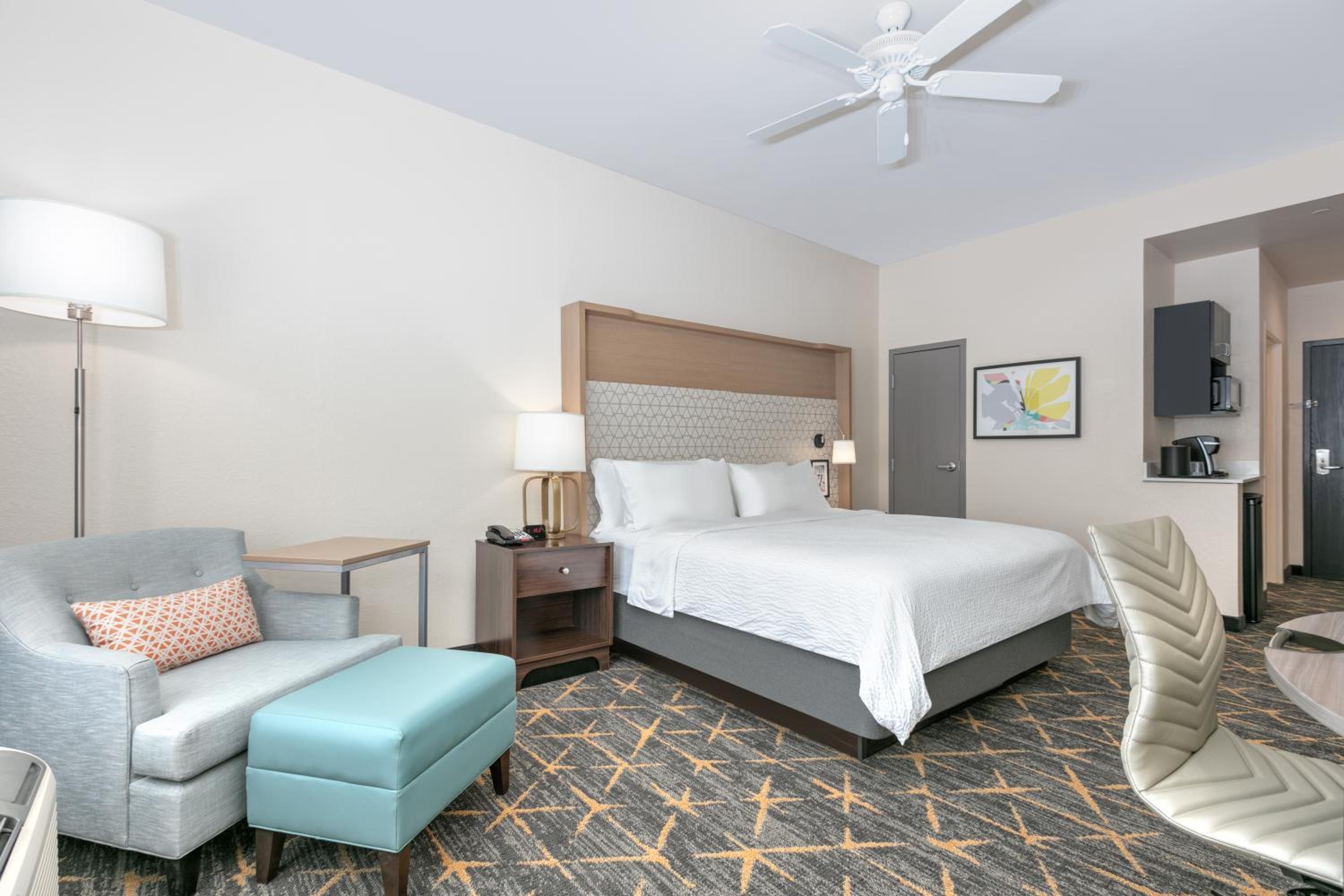 Standard King Room - Photo 1