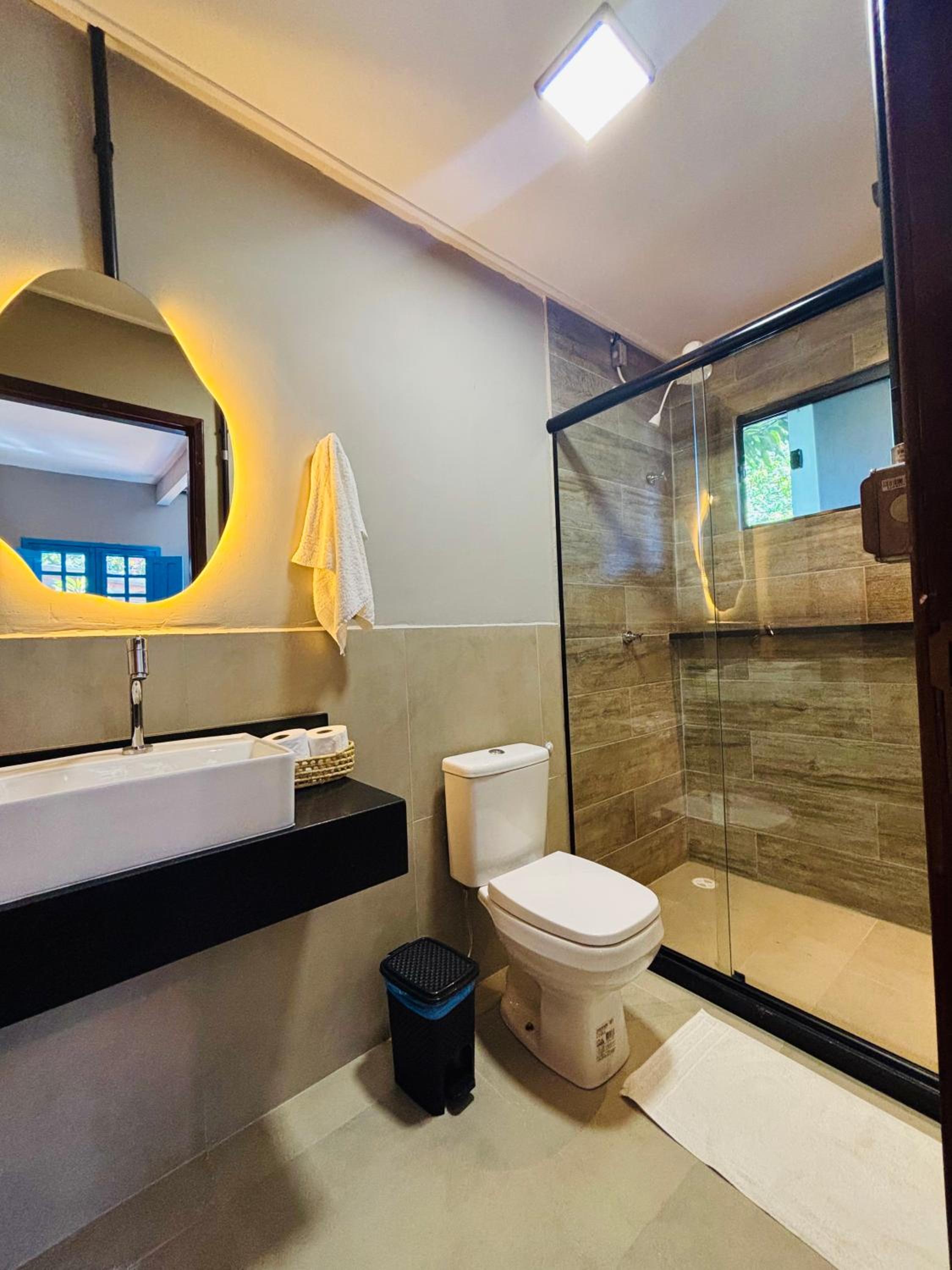 Suite with Balcony - Photo 4