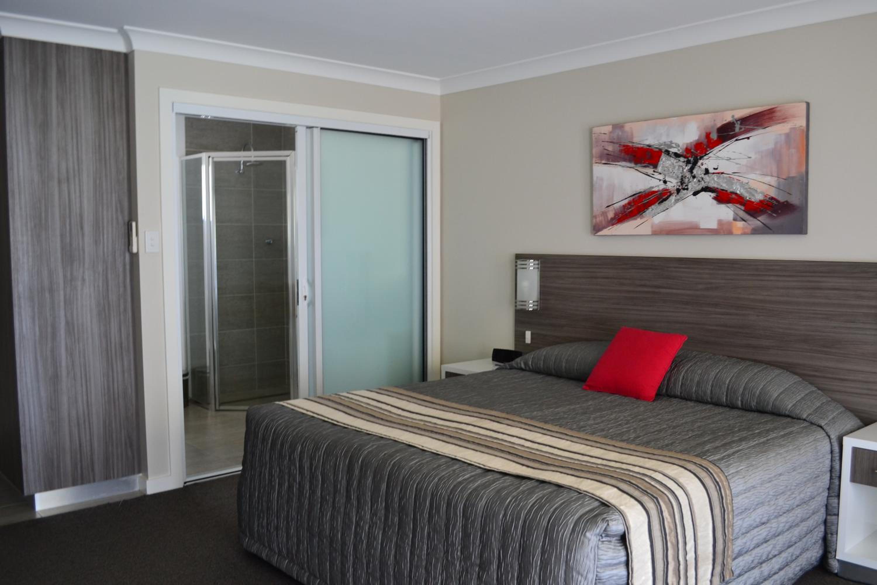 Superior King Room - Photo 9
