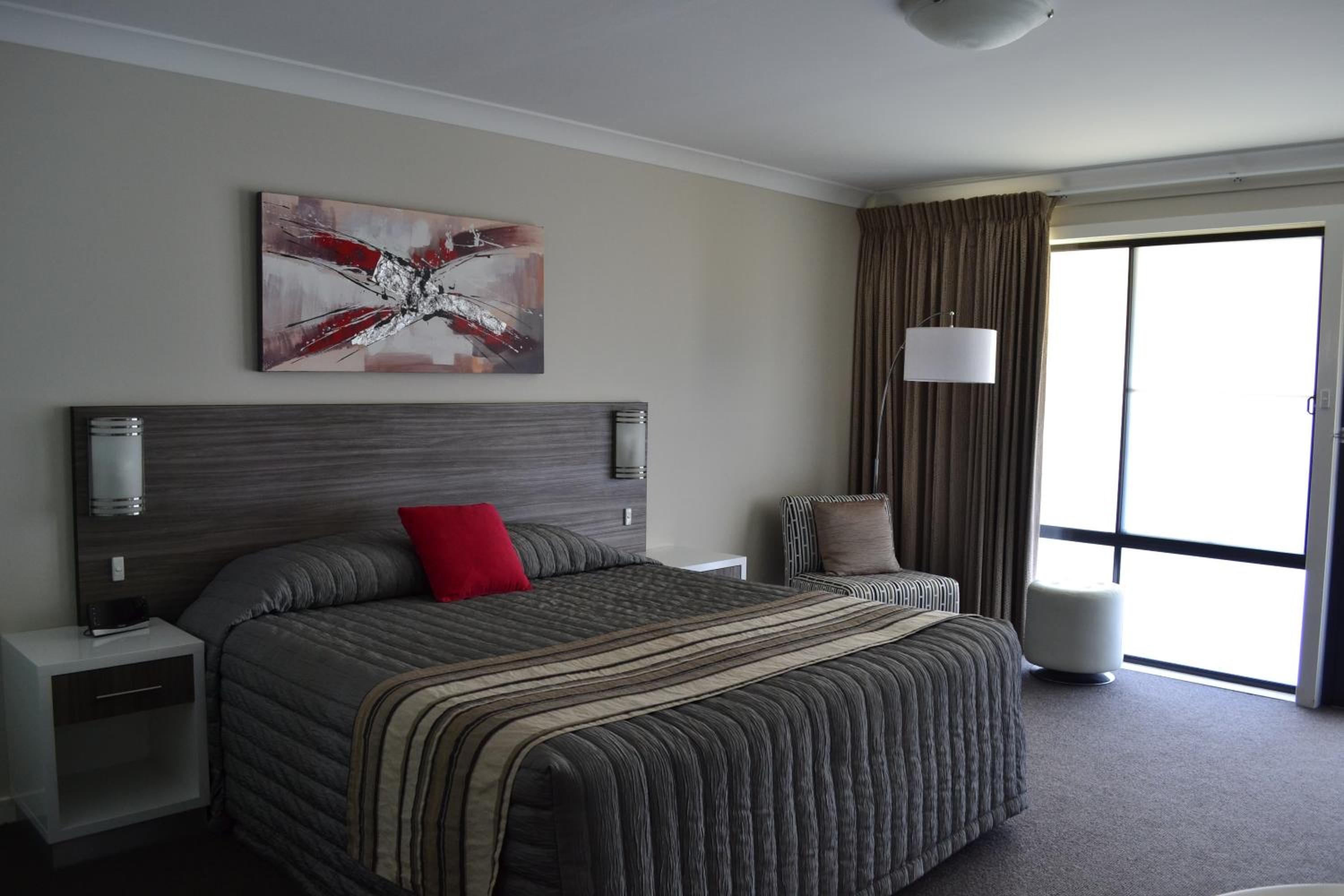 Superior King Room - Photo 10
