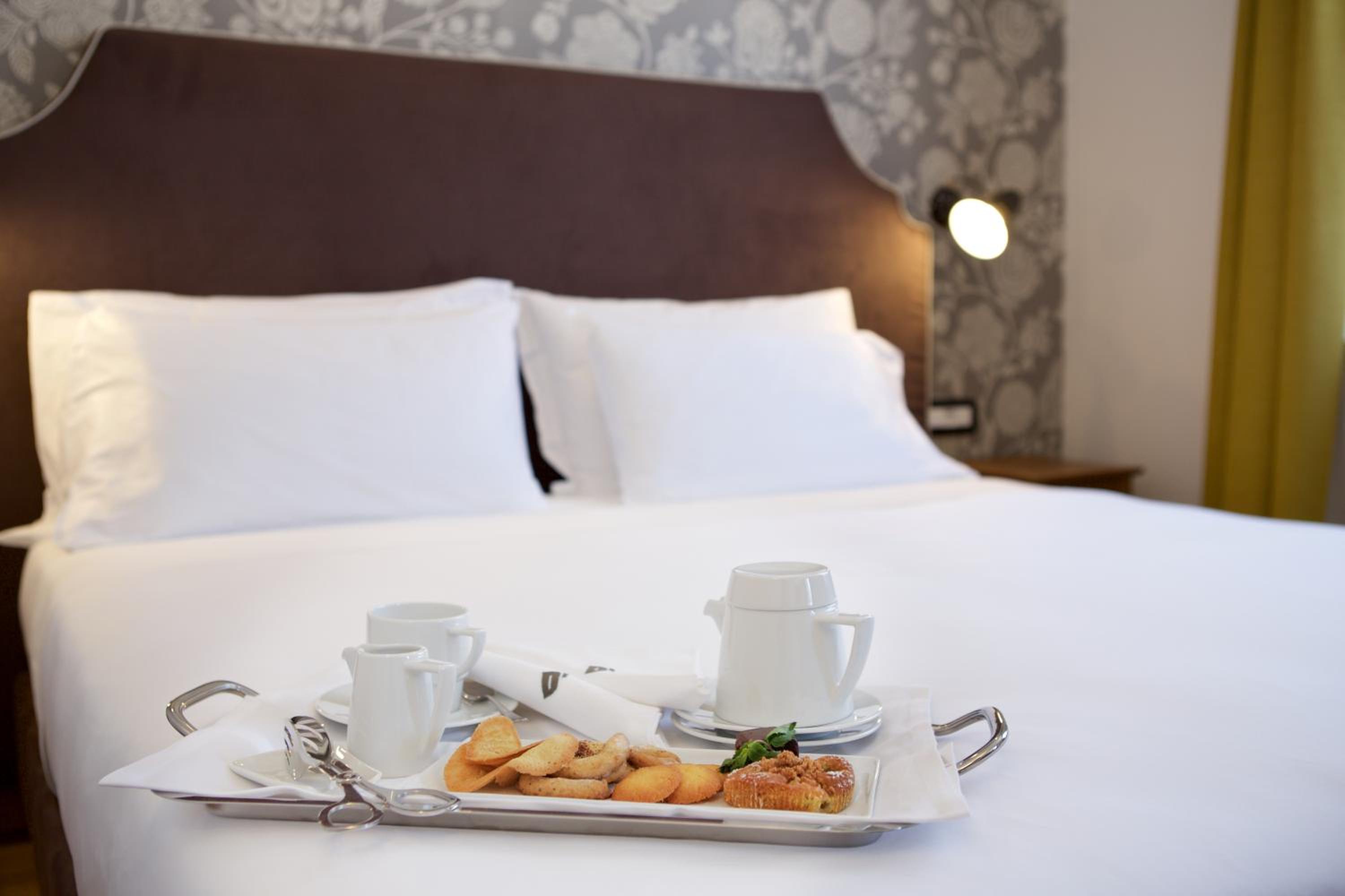Deluxe Quadruple Room - Photo 8
