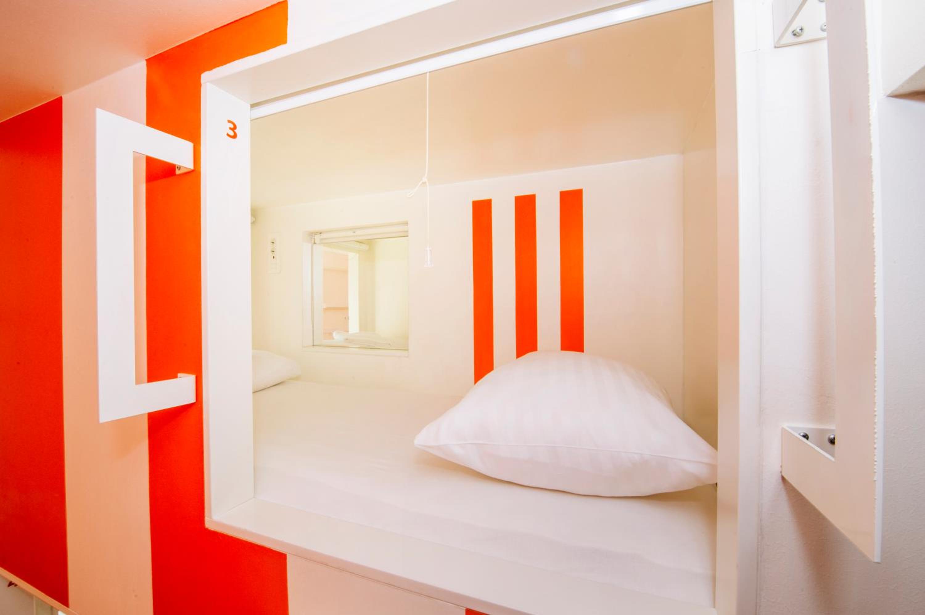 Single Bed in 4-Bed Mixed Dormitory Room photo 3