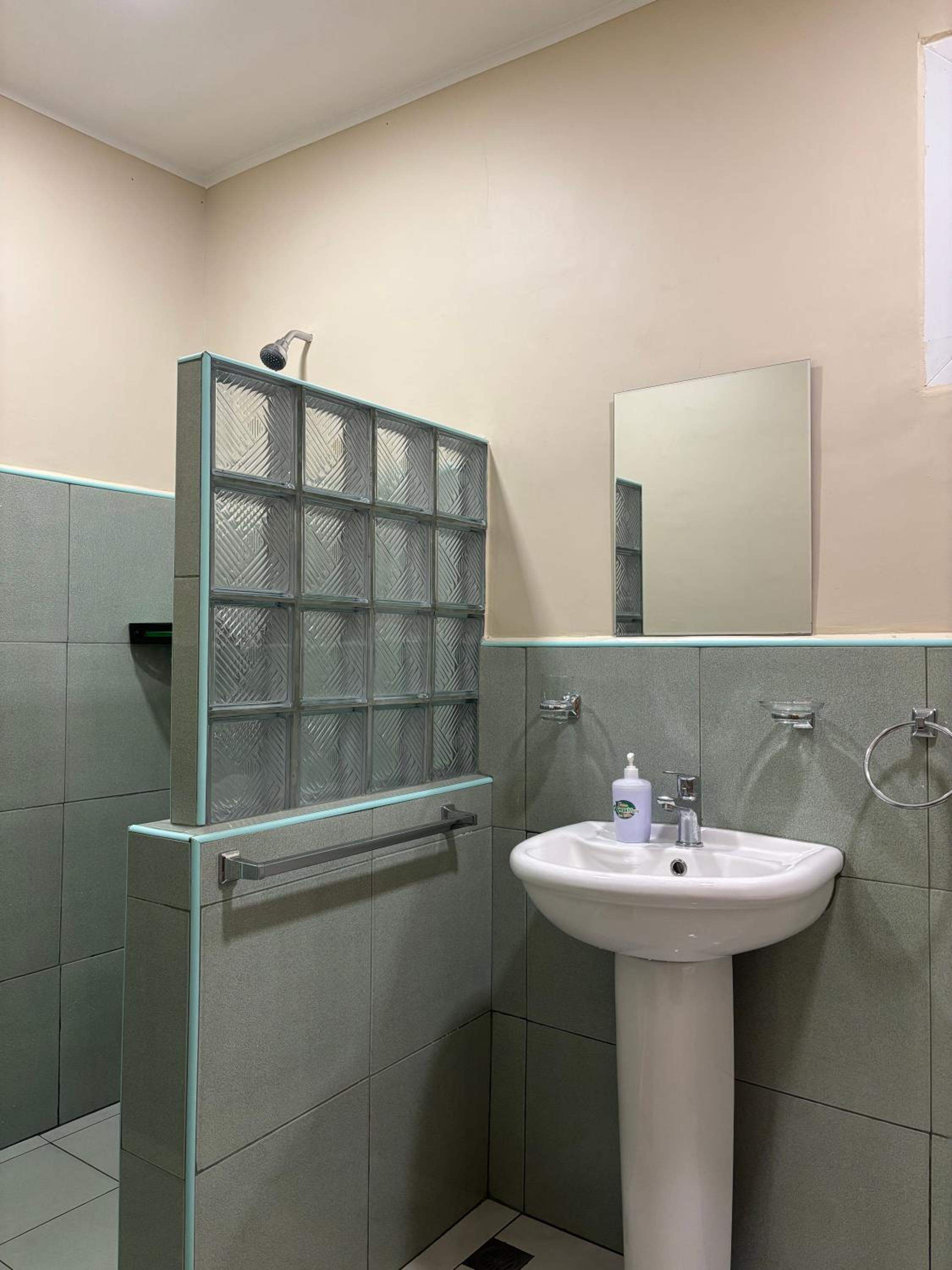 Triple Room with Private Bathroom photo 3