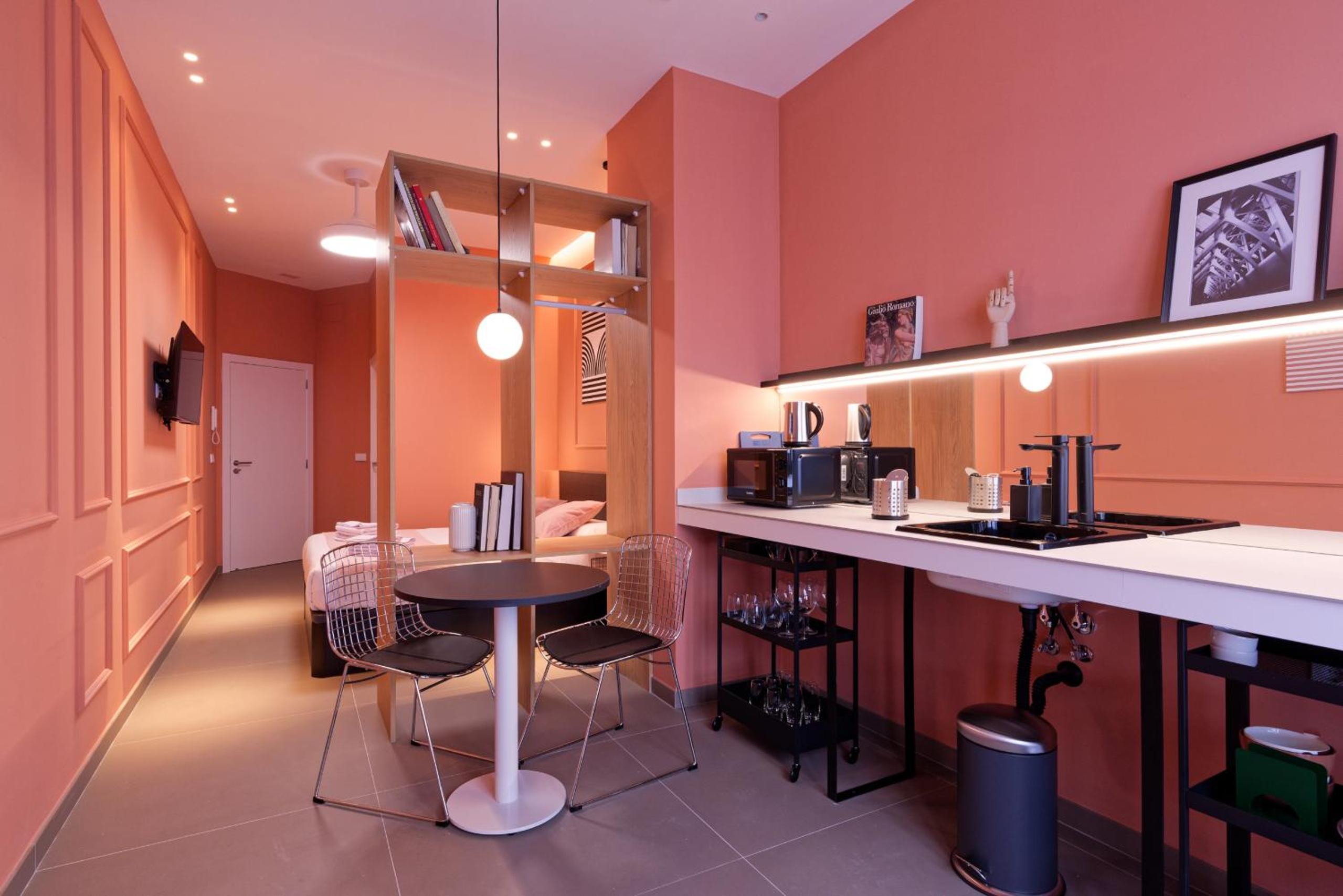 Deluxe King Studio