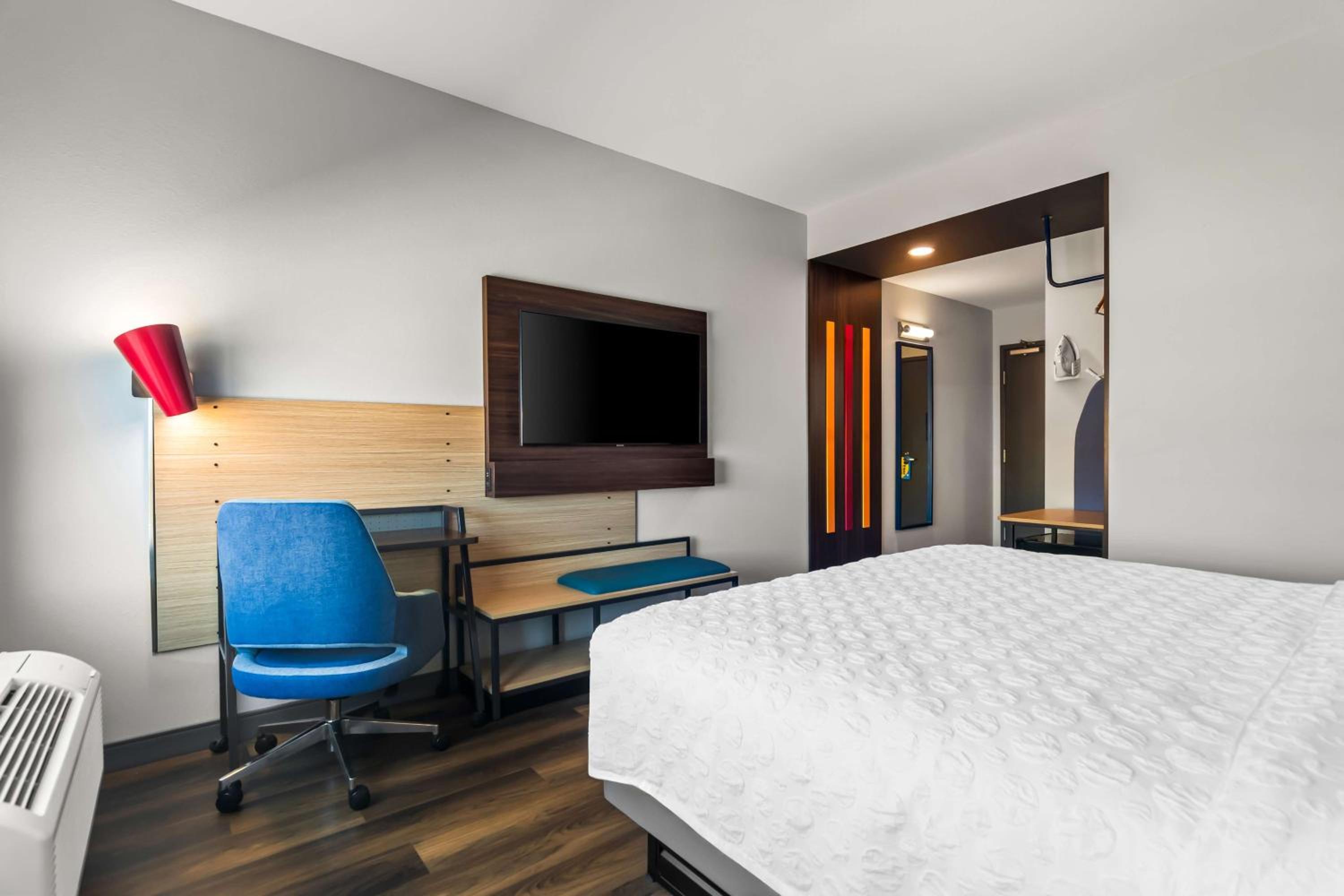 King Room with Walk-In Shower
