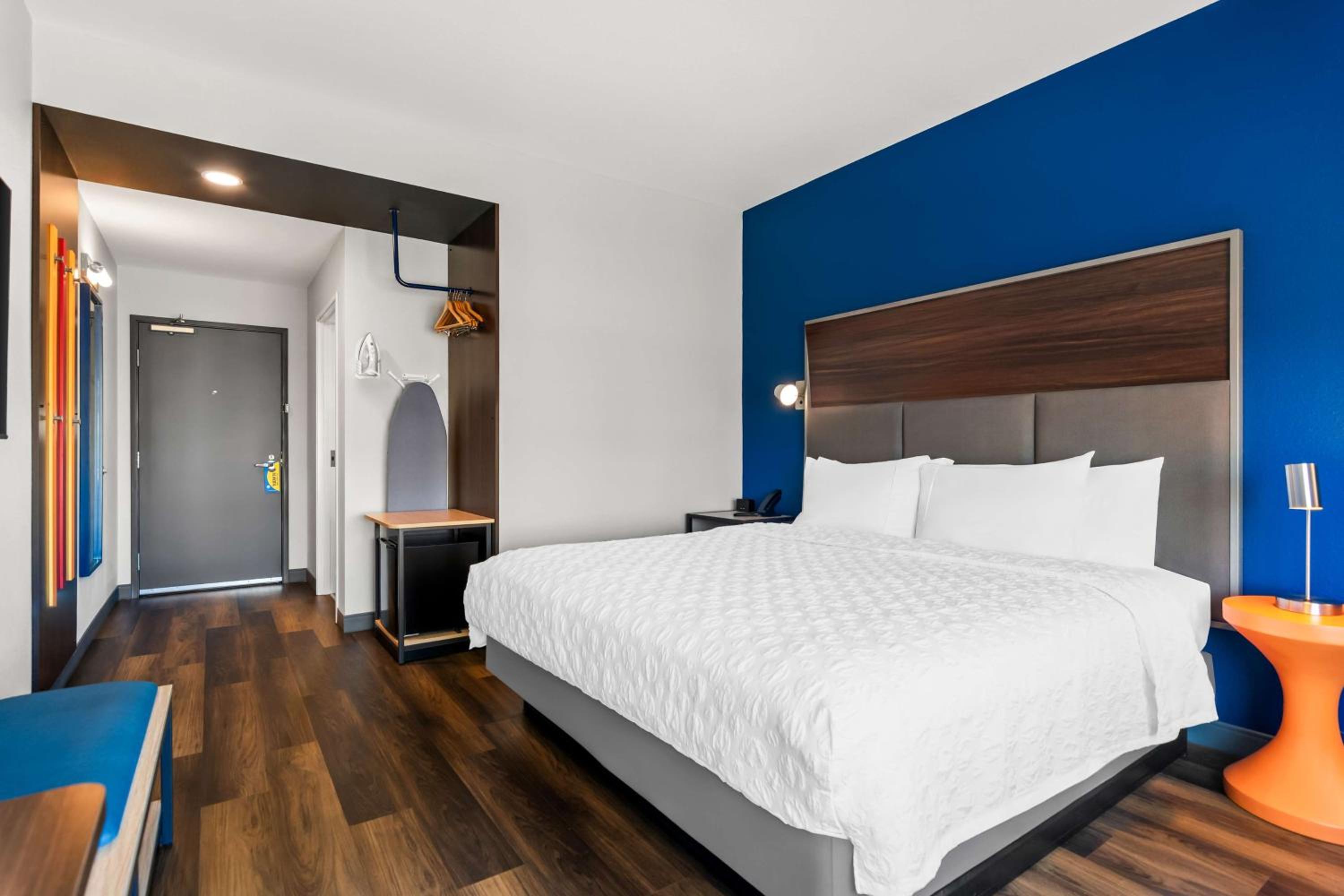 King Room with Walk-In Shower