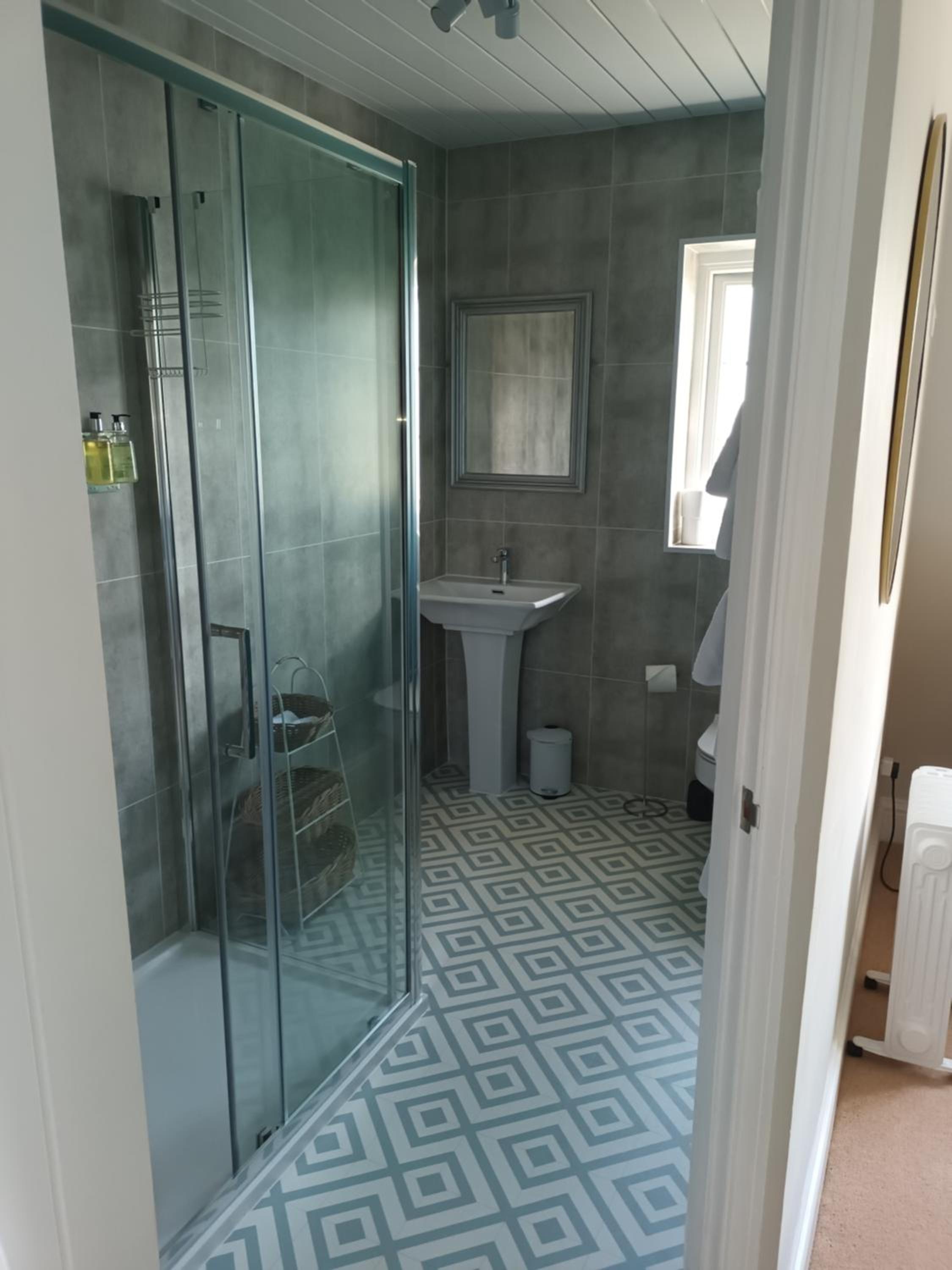 Deluxe Double Room with Shower